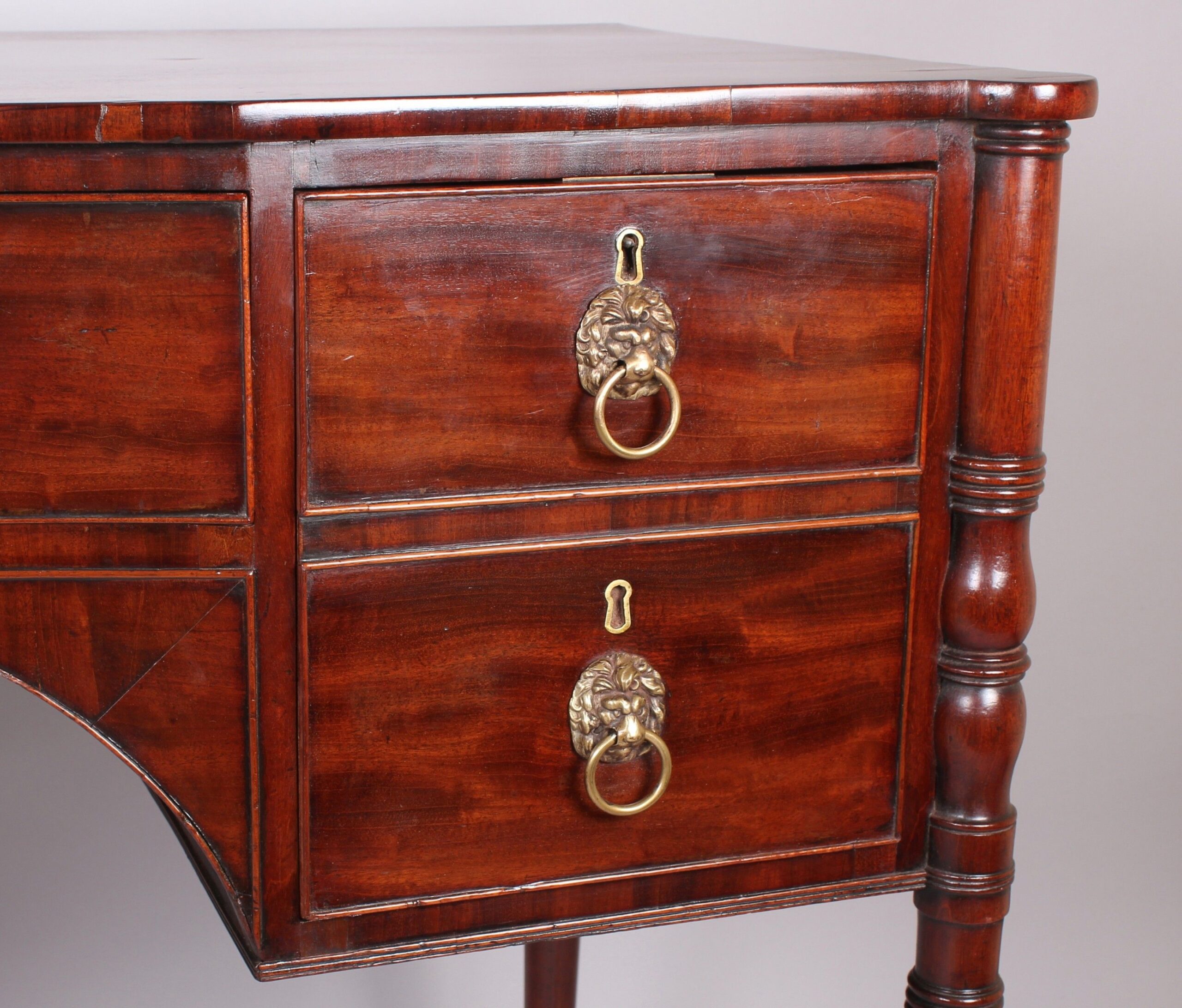 Fine Regency period mahogany small sideboard/dressing table