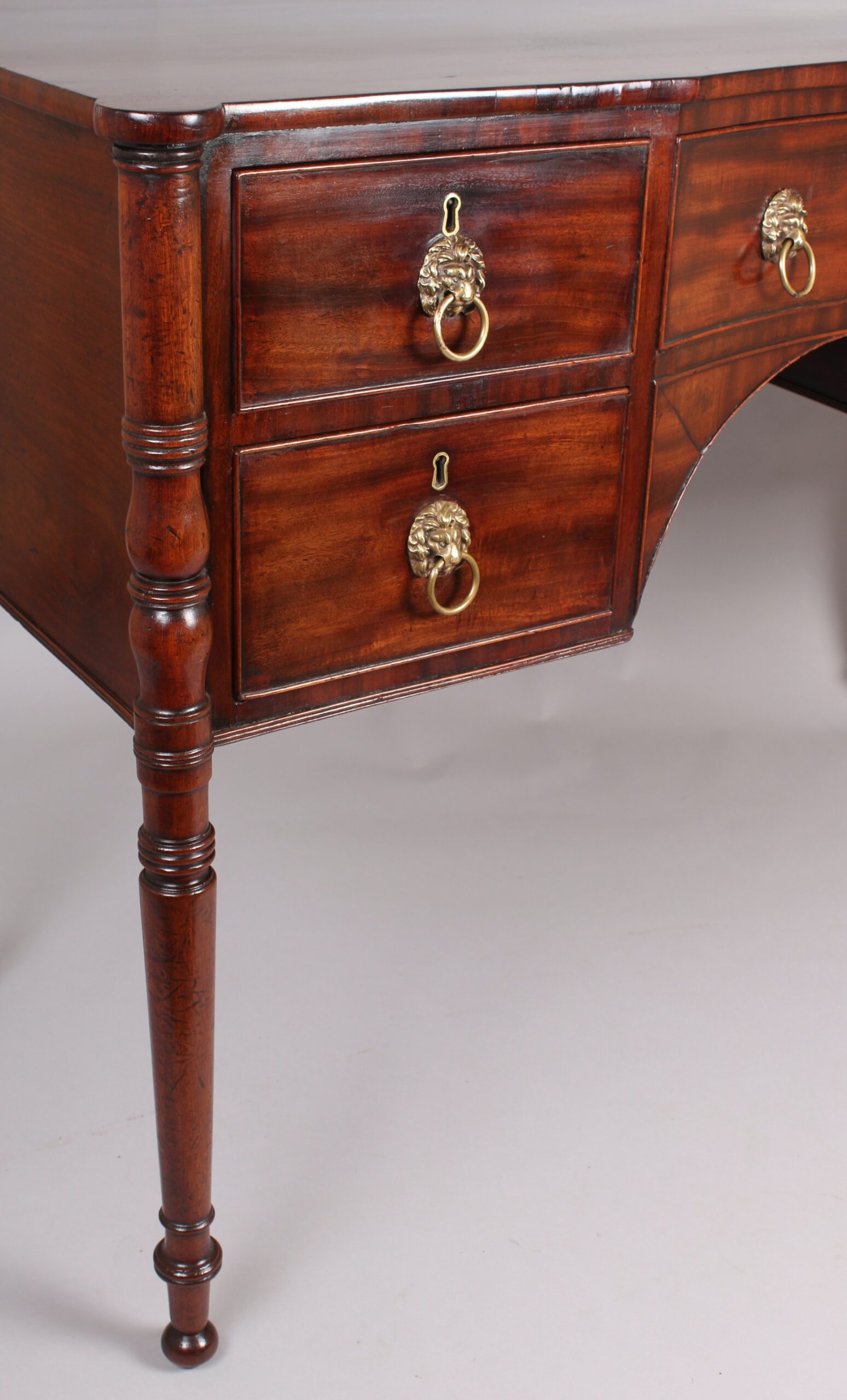 Fine Regency period mahogany small sideboard/dressing table