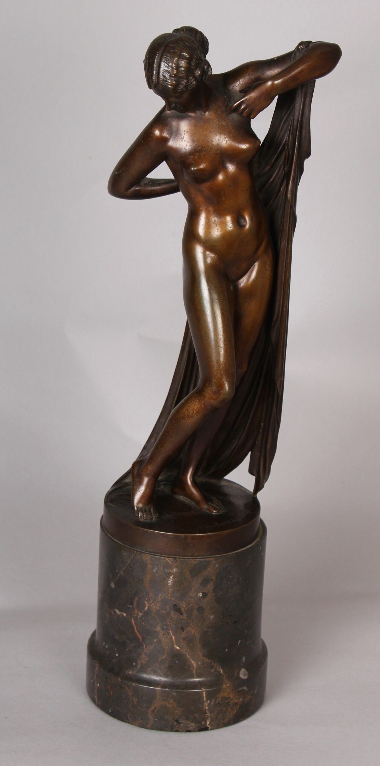 Patinated bronze figure by Ferdinand Lepke