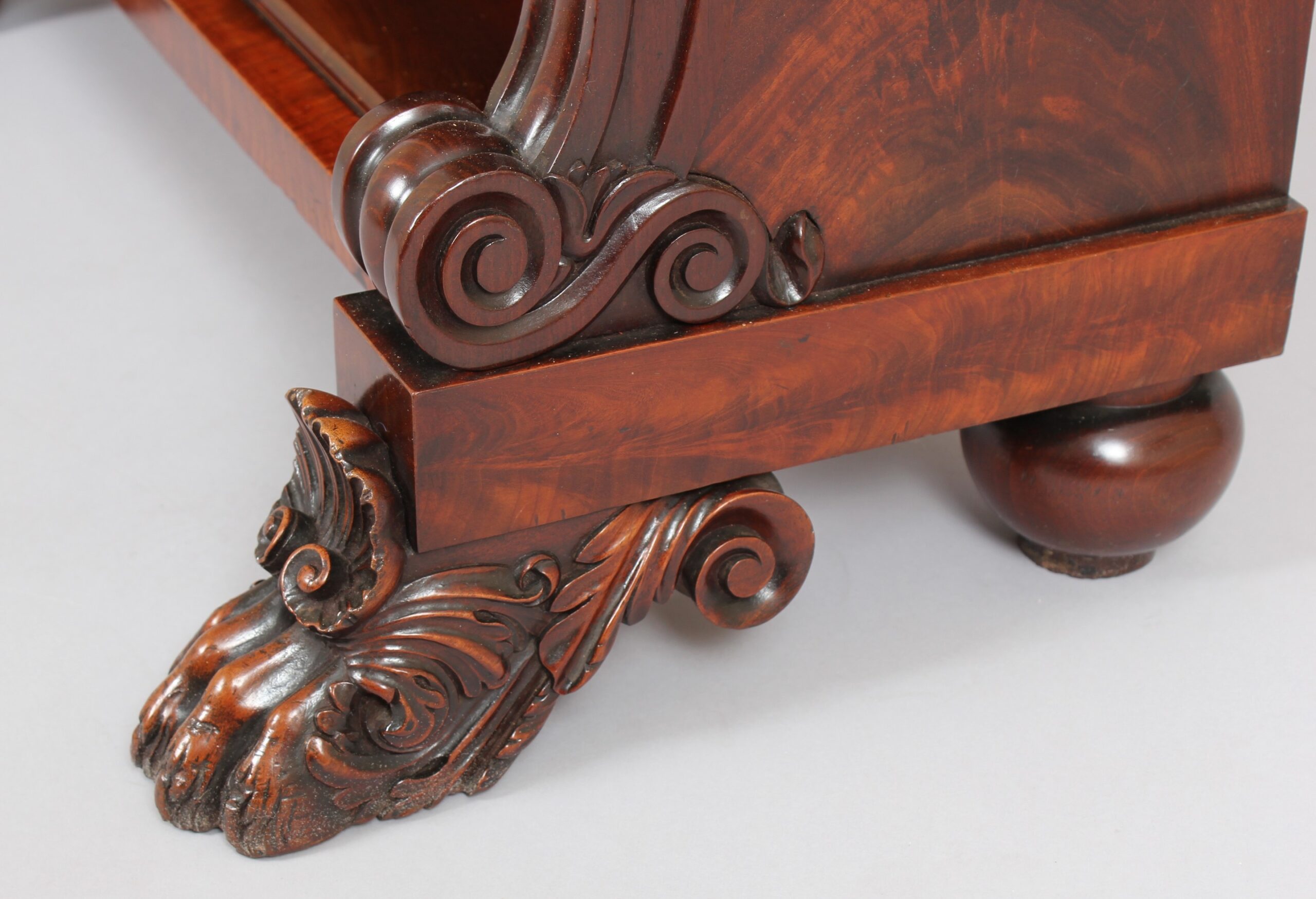 George IV period mahogany small bookcase of exceptionally fine quality workmanship