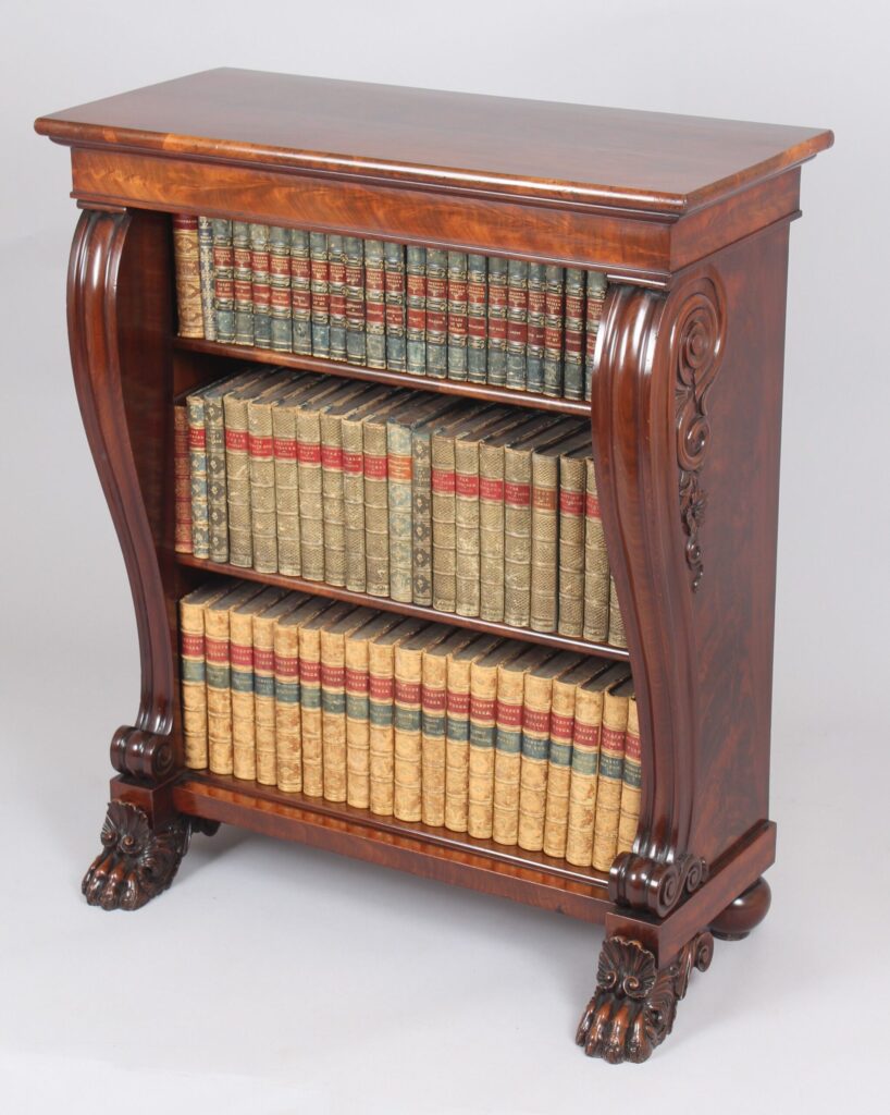 George IV period mahogany small bookcase of exceptionally fine quality workmanship