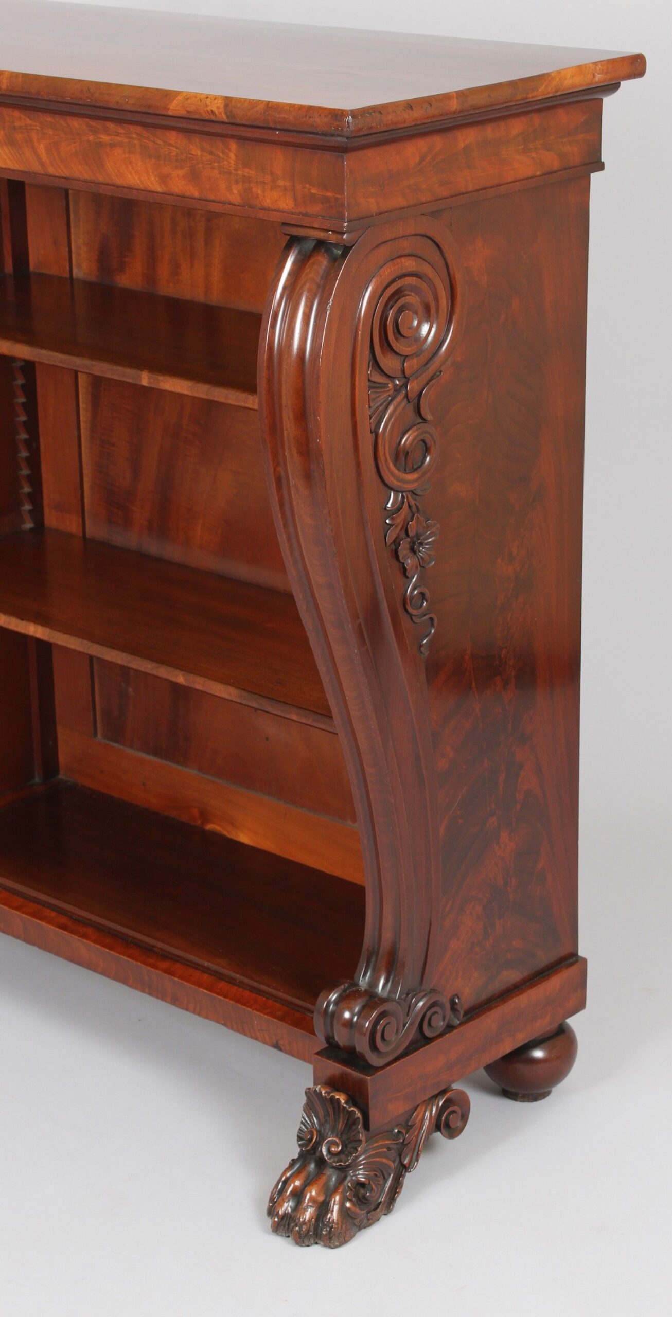 George IV period mahogany small bookcase of exceptionally fine quality workmanship