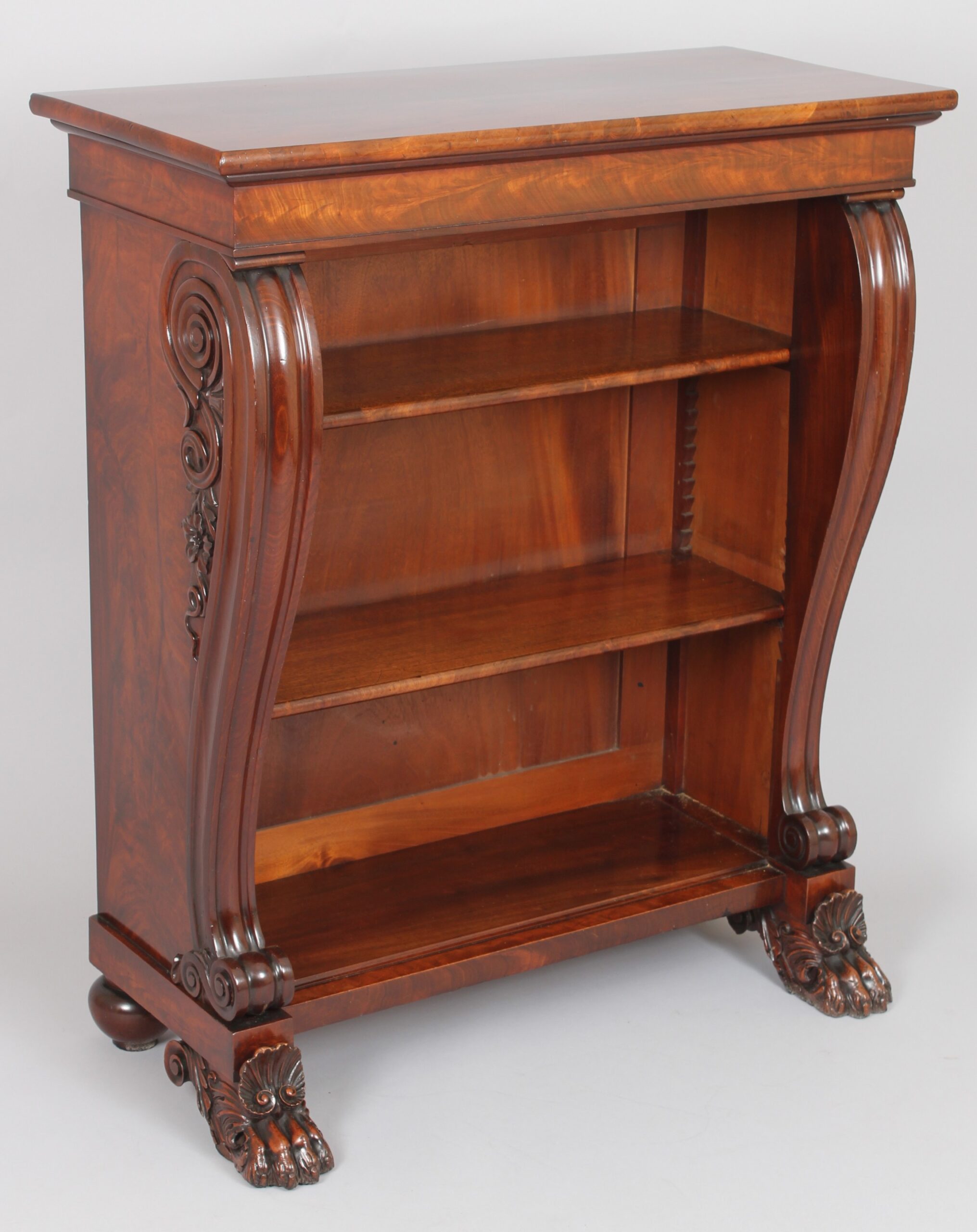 George IV period mahogany small bookcase of exceptionally fine quality workmanship