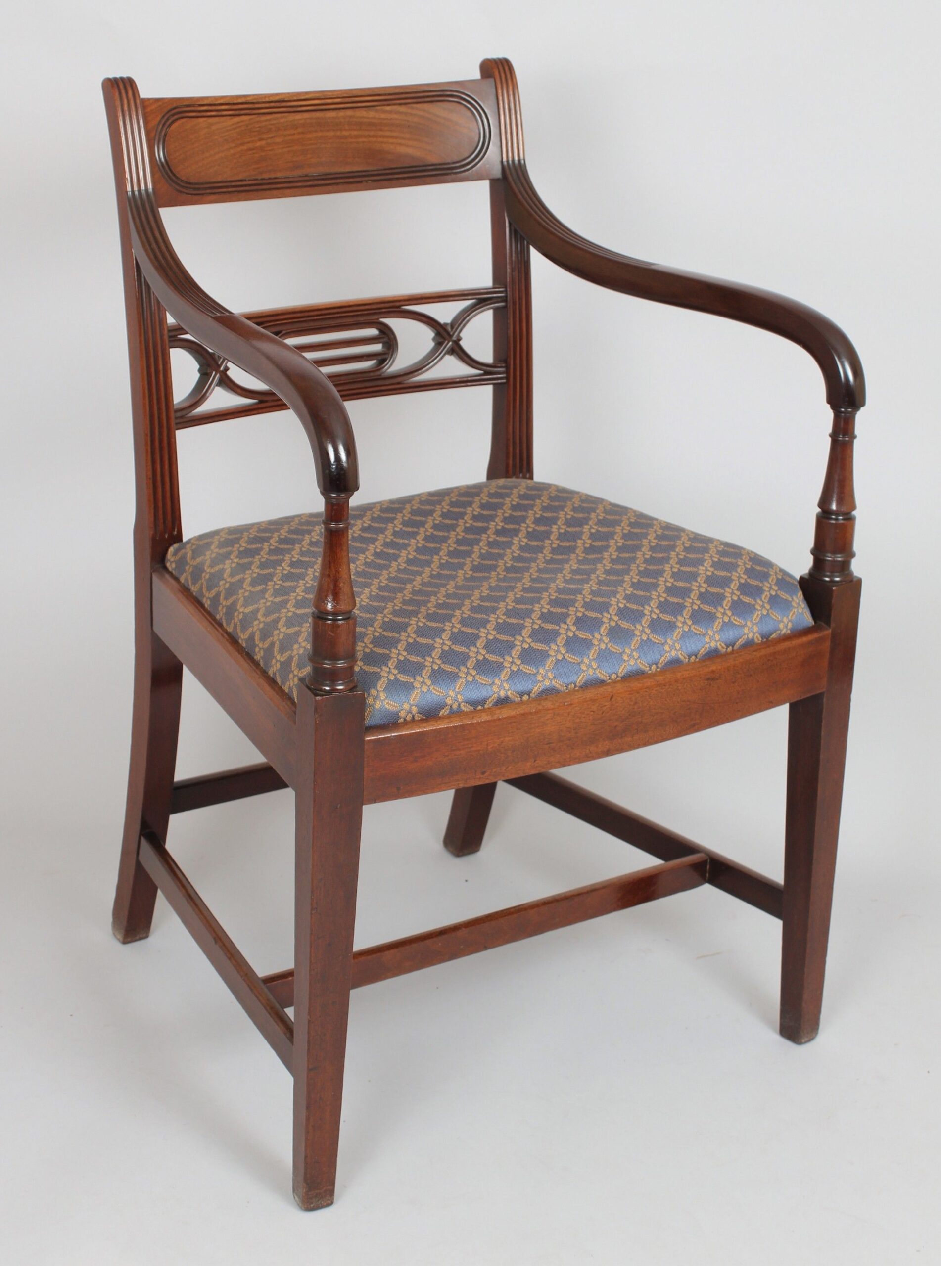 Good set of twelve George III period mahogany ‘Whitehaven’ pattern dining-chairs, possibly by Gillows of Lancaster