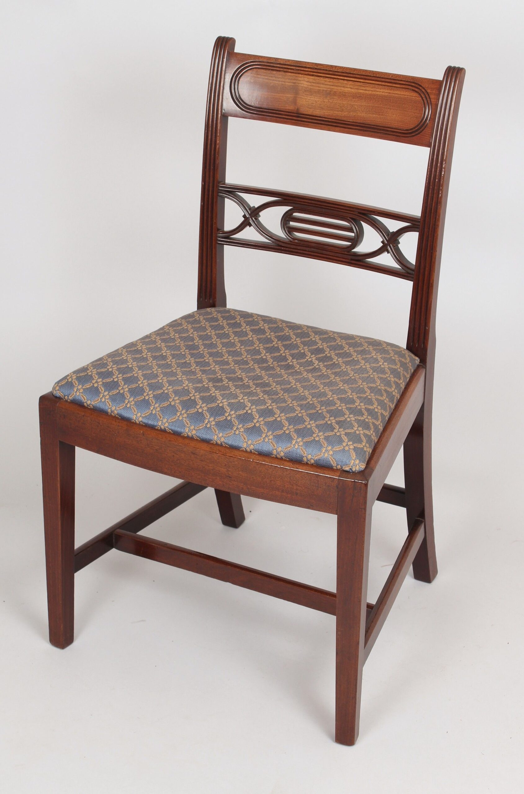 Good set of twelve George III period mahogany ‘Whitehaven’ pattern dining-chairs, possibly by Gillows of Lancaster