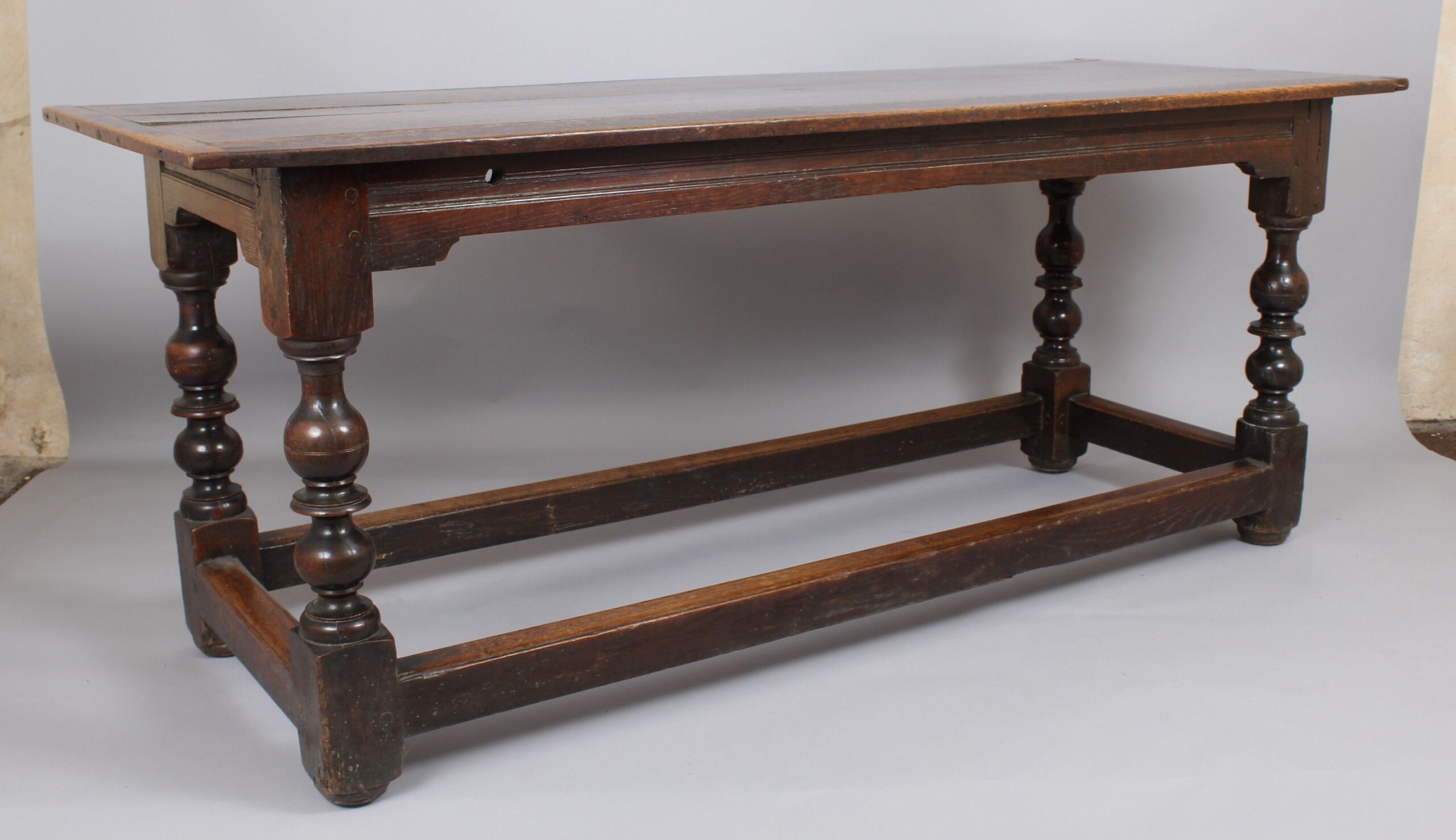 Fine late 17th century oak table