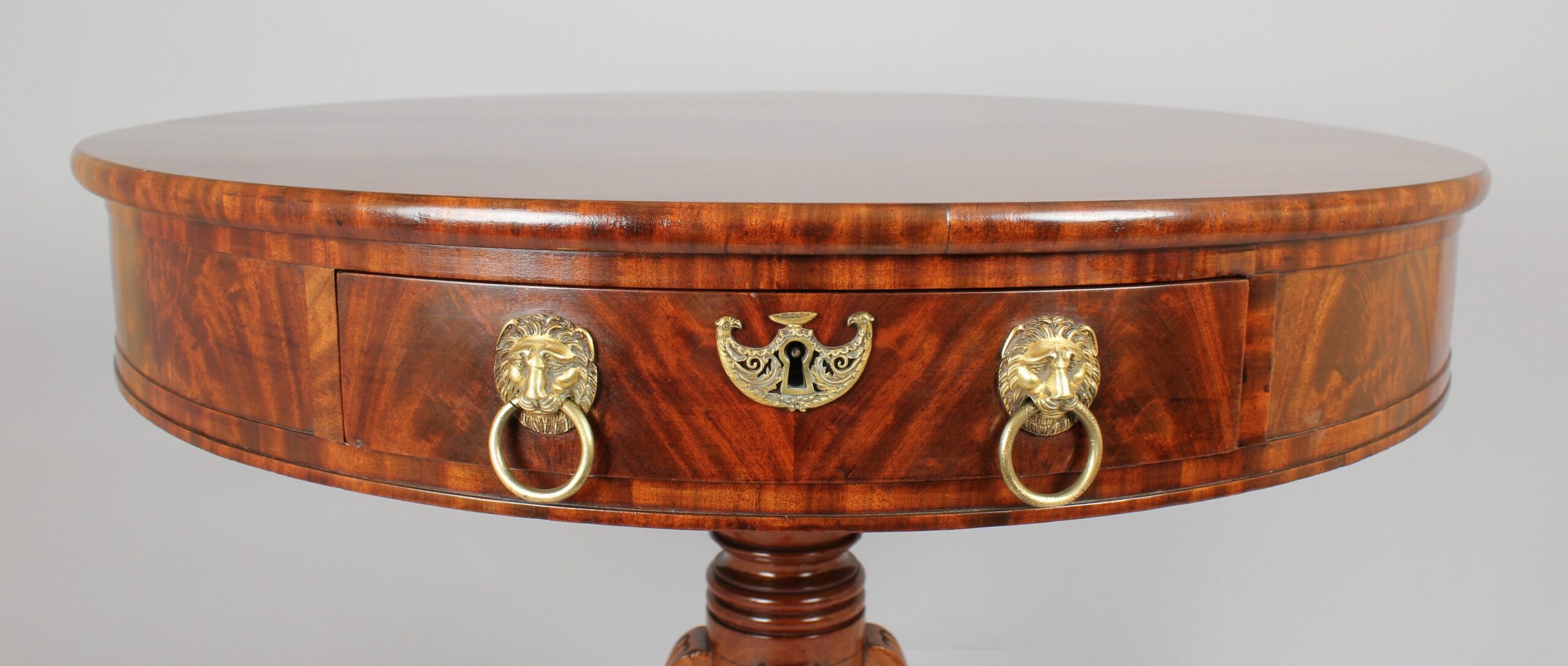 Fine quality early 19th century Continental mahogany small drum-table