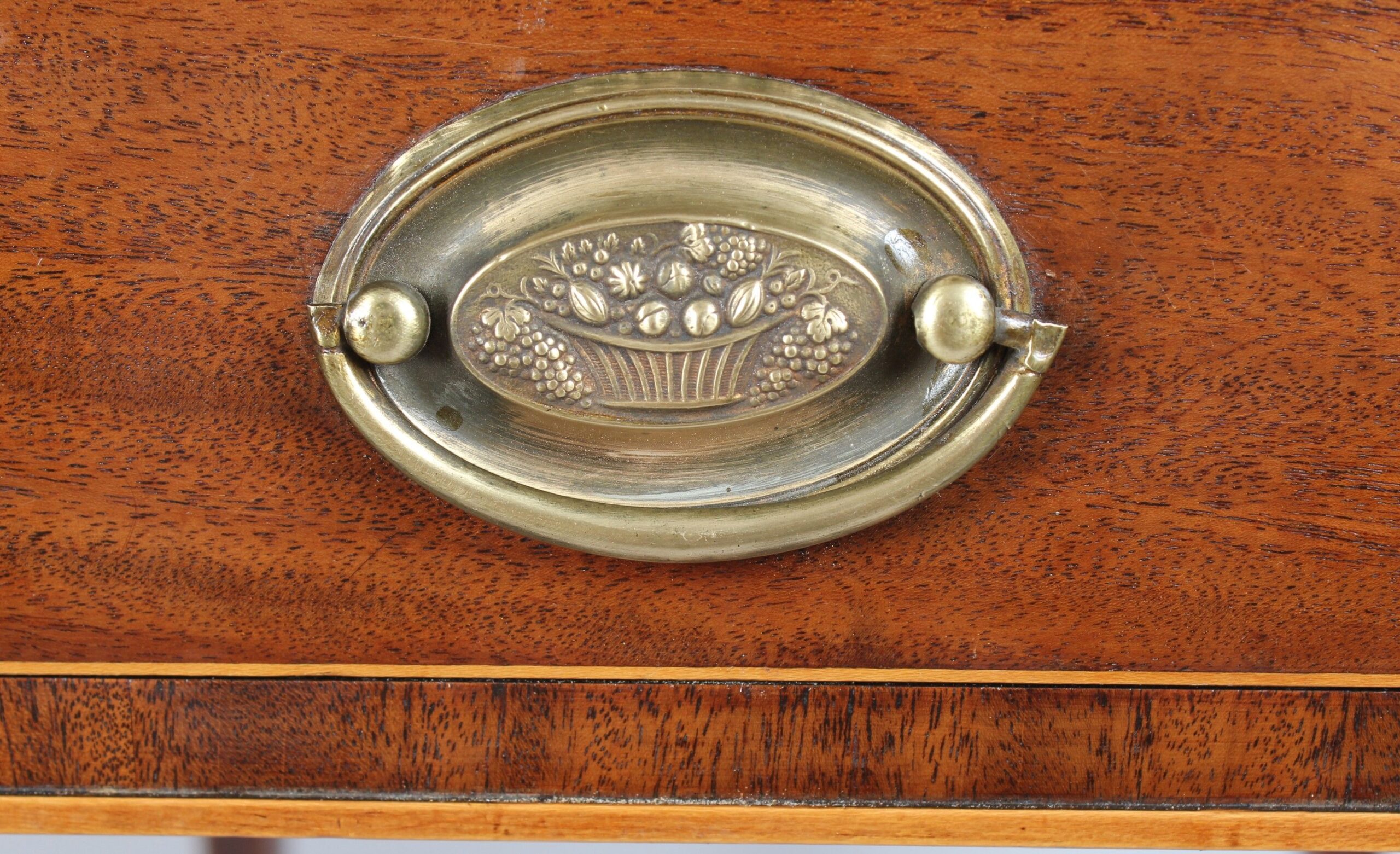 Fine George III period mahogany Pembroke table