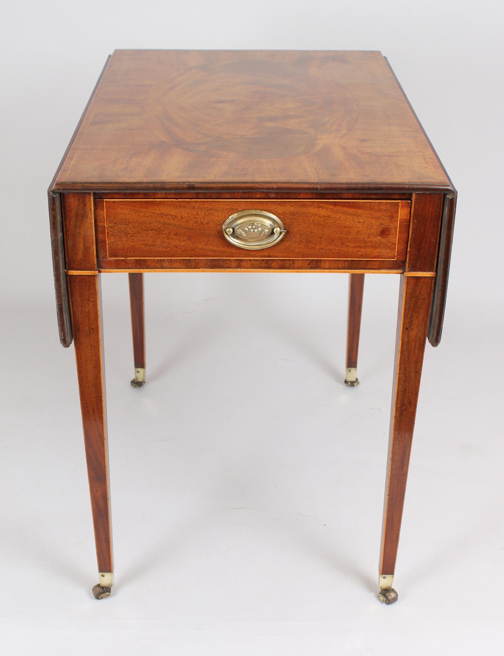 Fine George III period mahogany Pembroke table