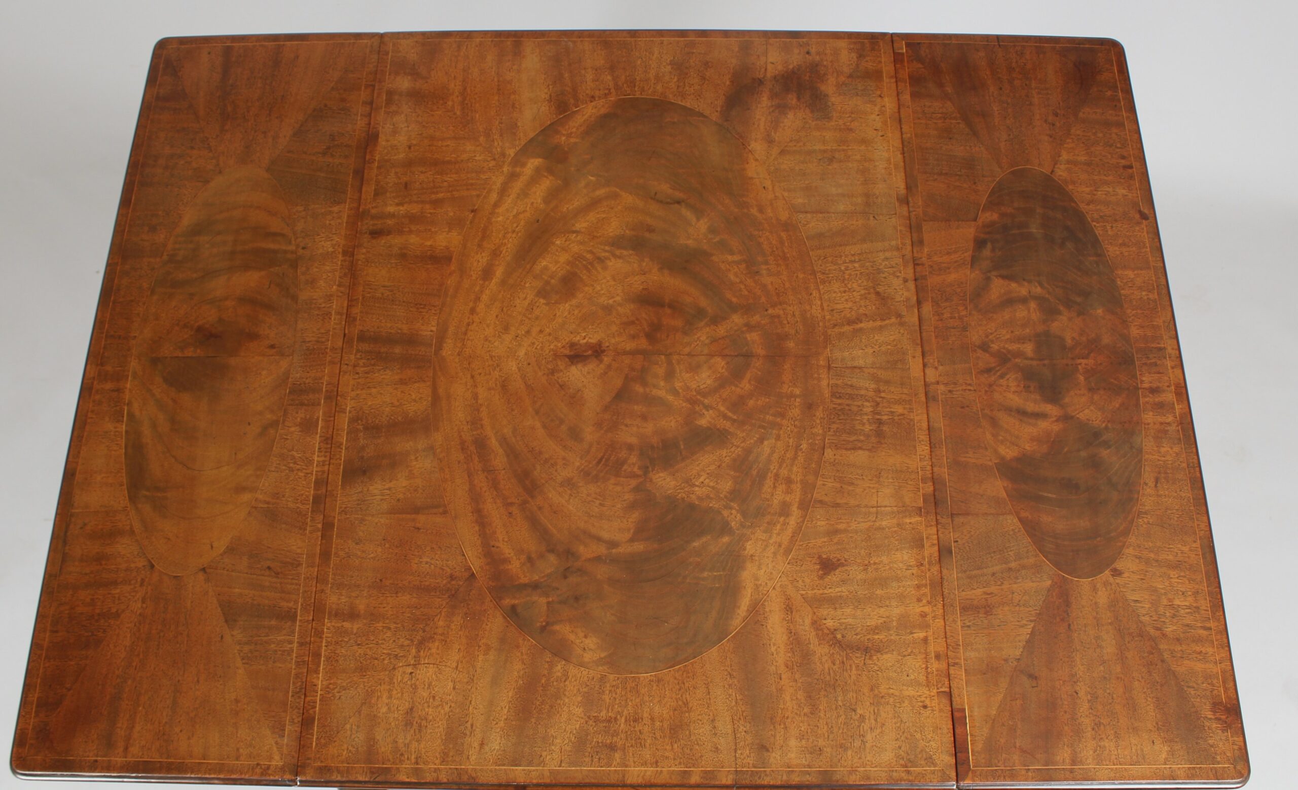 Fine George III period mahogany Pembroke table