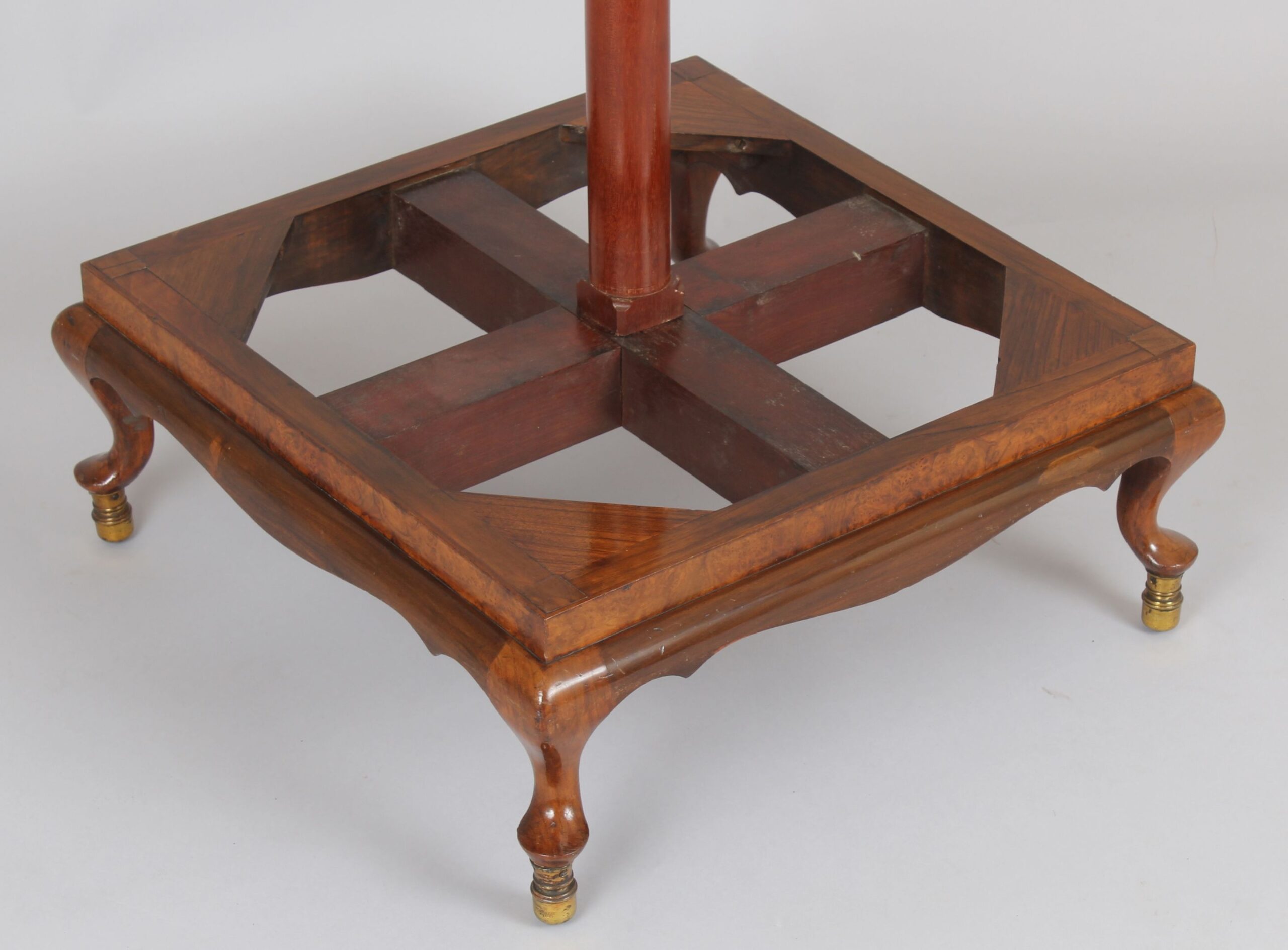 High quality 1920s burr-walnut revolving bookcase