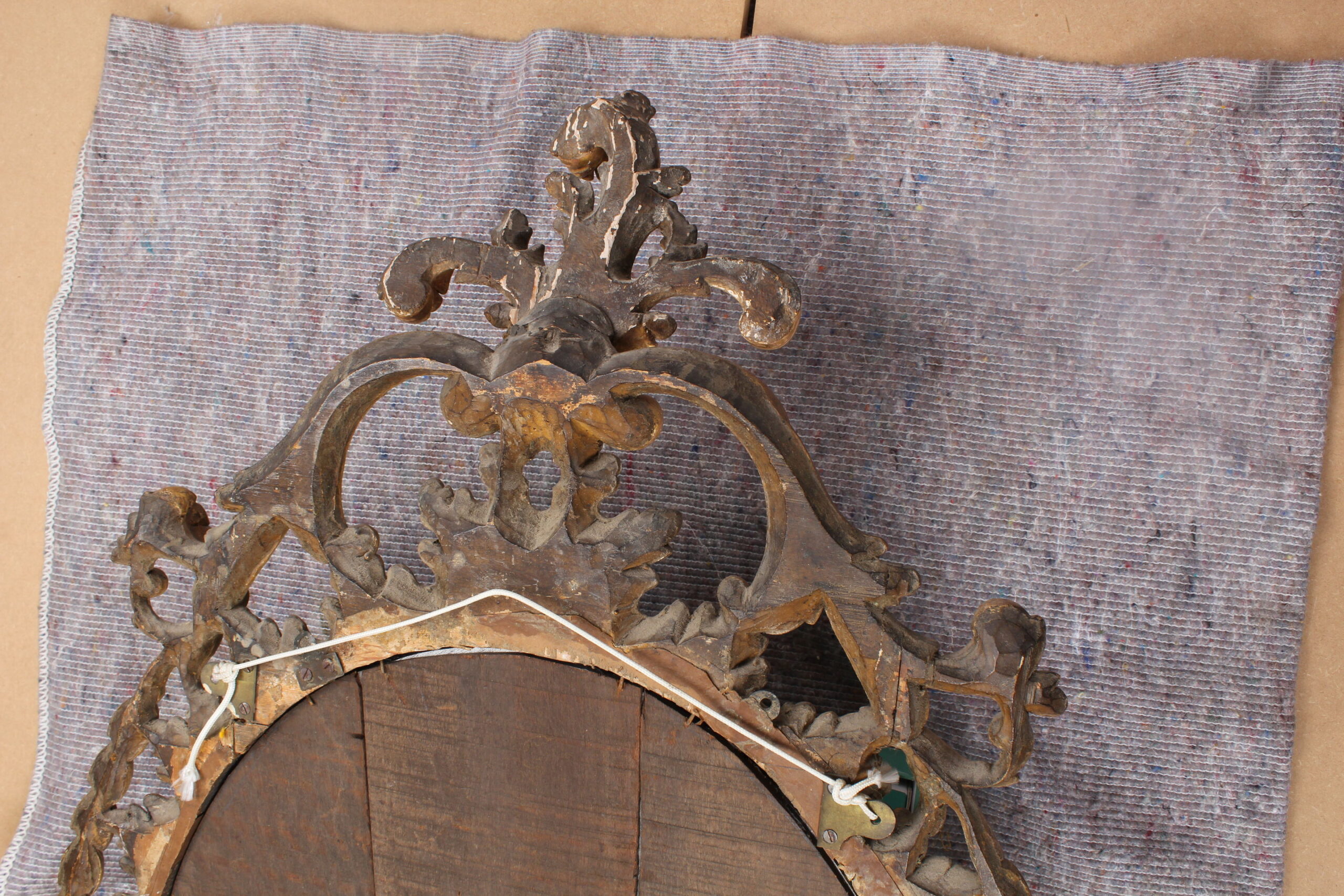 George III period carved gilt-wood mirror