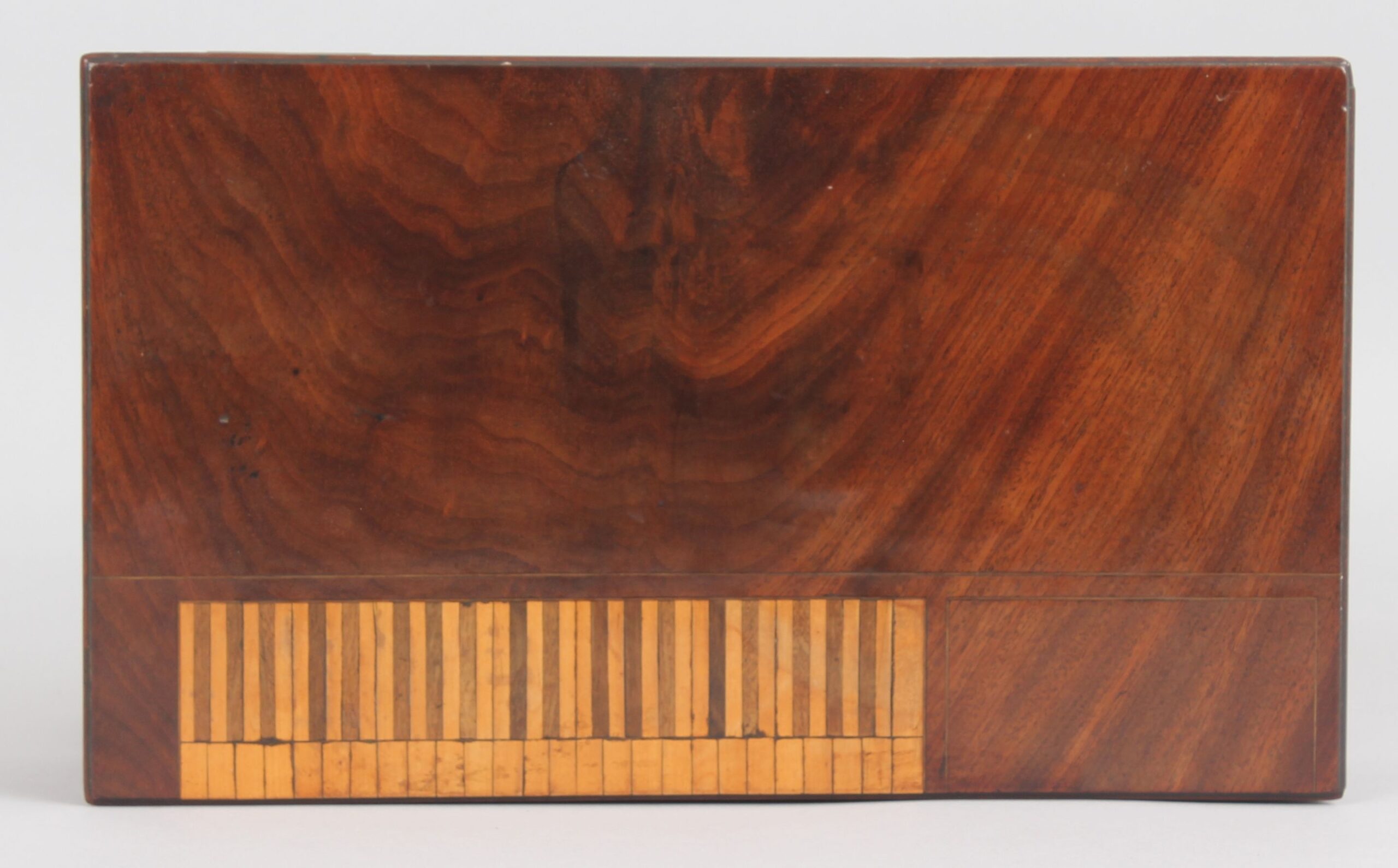 Nineteenth century Continental mahogany box