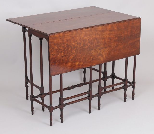 Fine George III period mahogany spider-leg drop-leaf table