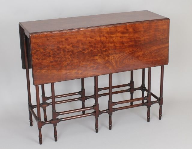 Fine George III period mahogany spider-leg drop-leaf table