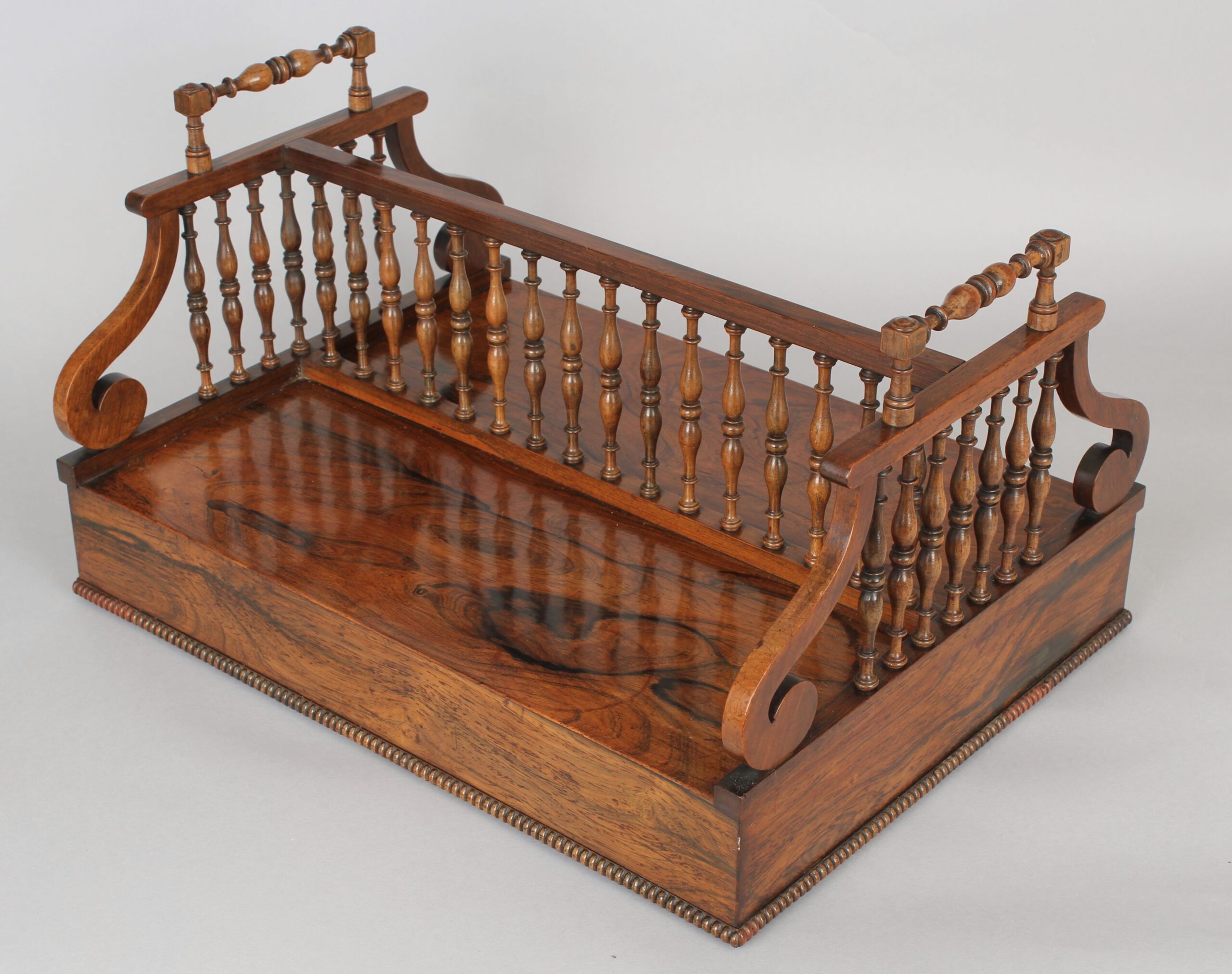 Fine Regency period rosewood book-stand in the manner of Gillows of Lancaster