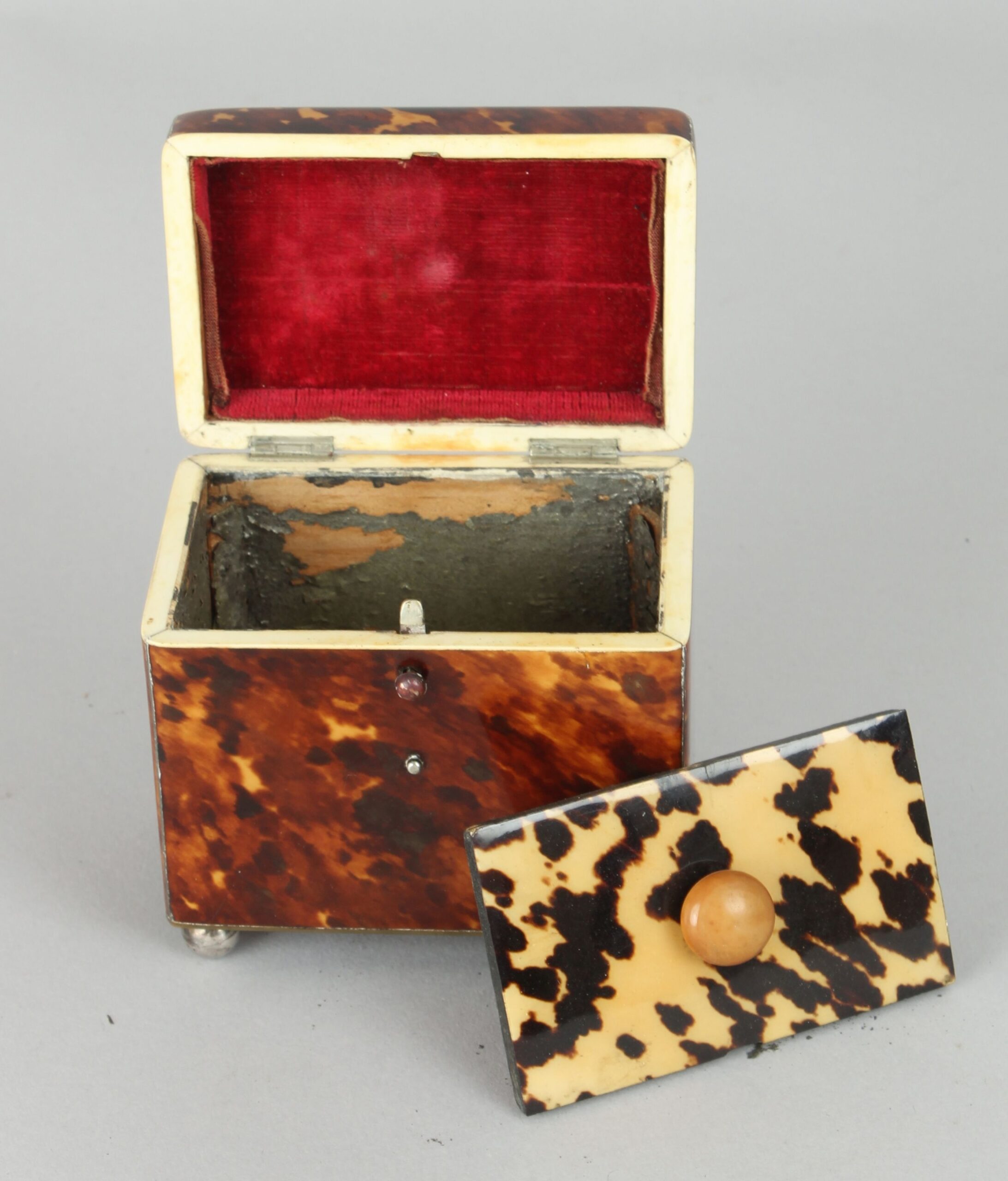 George III mahogany tea caddy