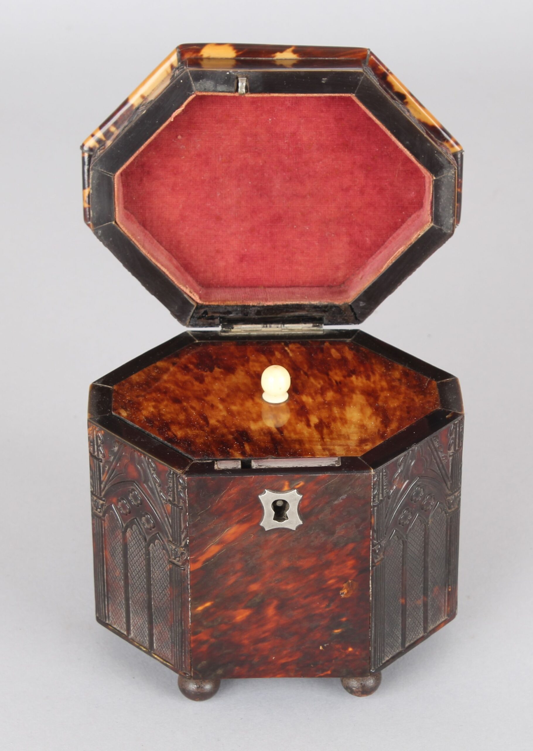 Rare and fine Regency period octagonal tortoise-shell tea caddy