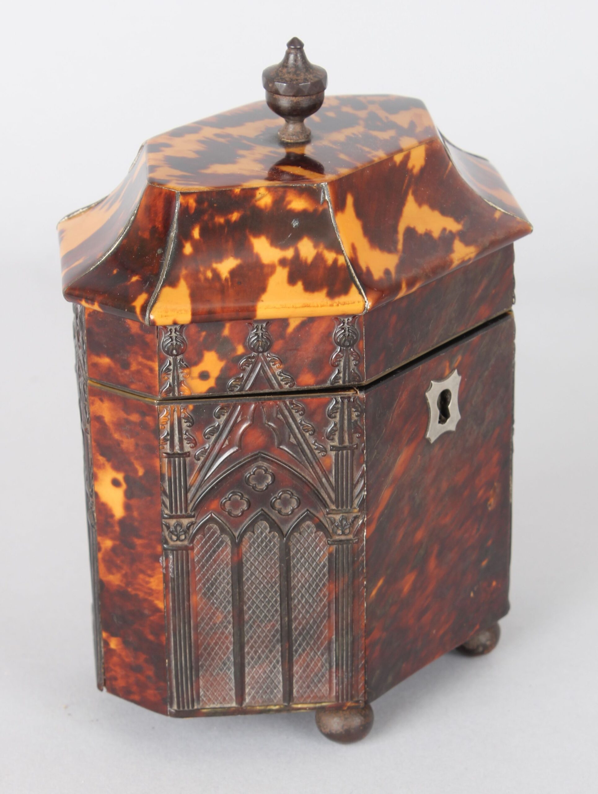 Rare and fine Regency period octagonal tortoise-shell tea caddy