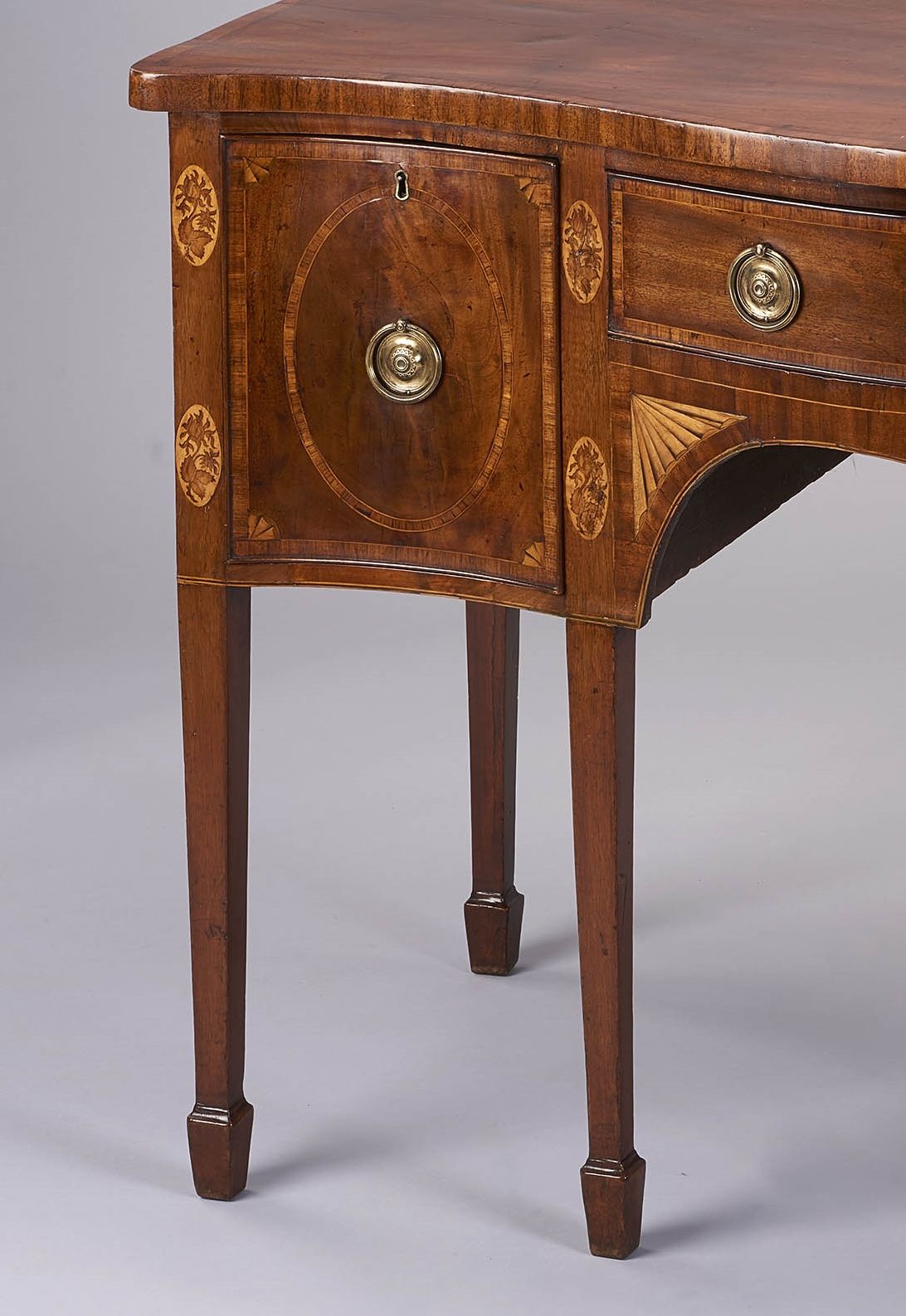 Very fine George III period mahogany serpentine-fronted sideboard