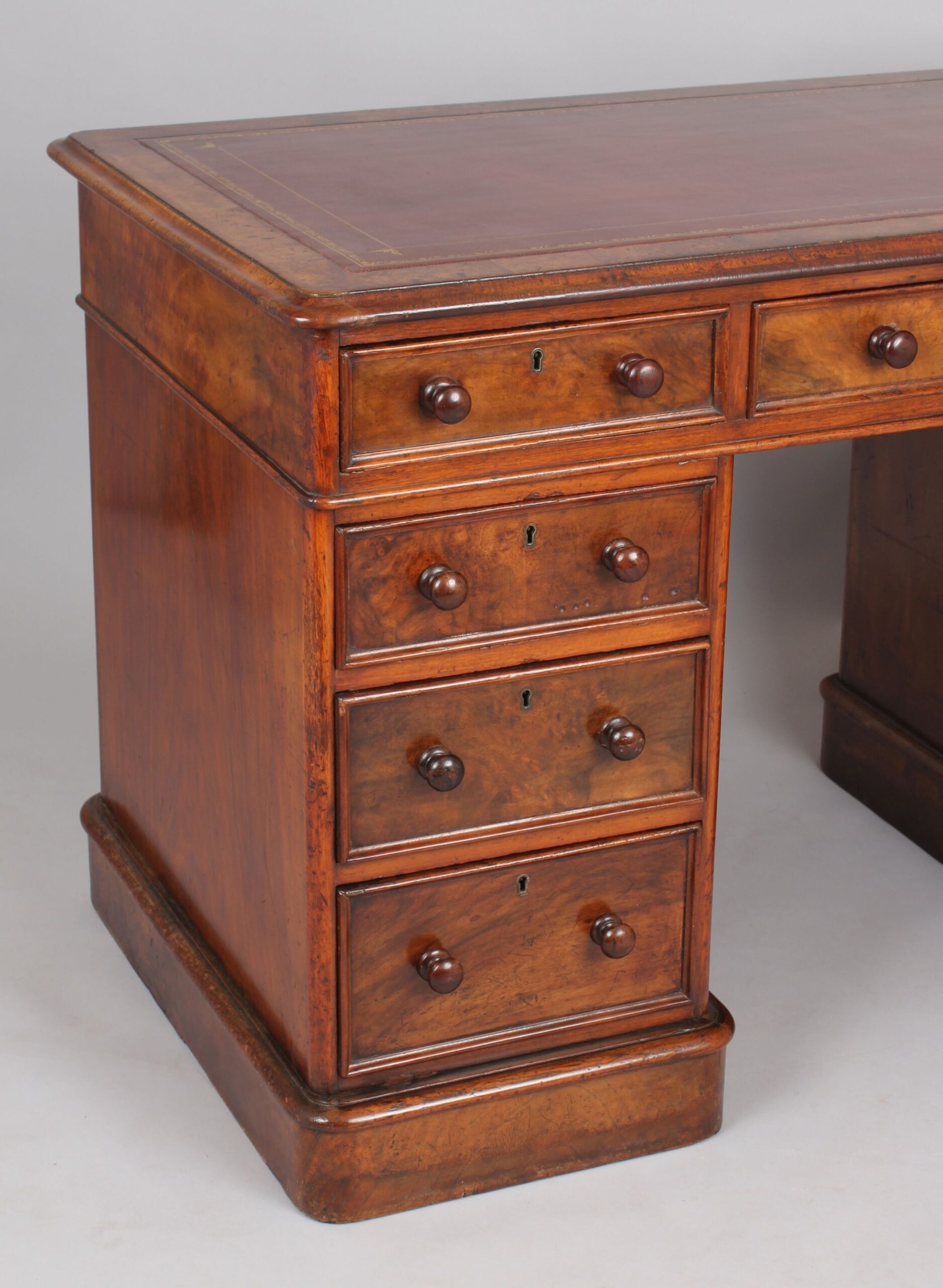 Victorian walnut kneehole-desk