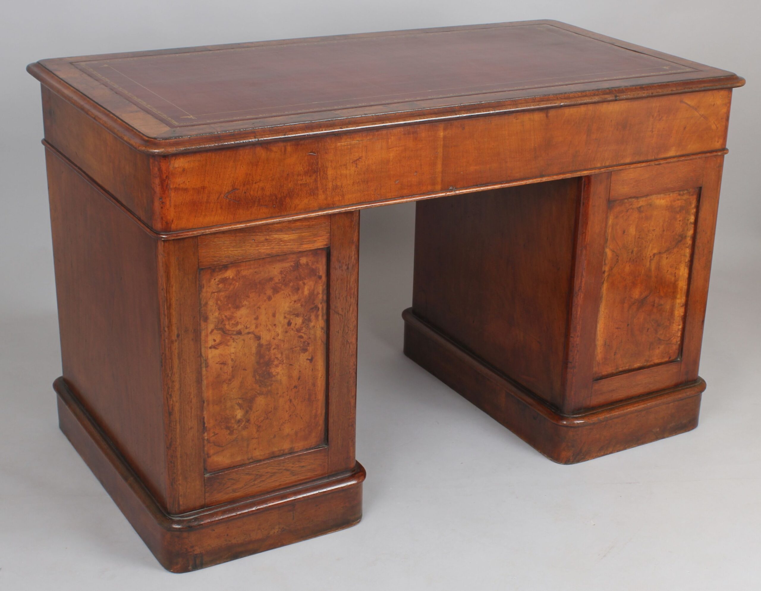 Victorian walnut kneehole-desk