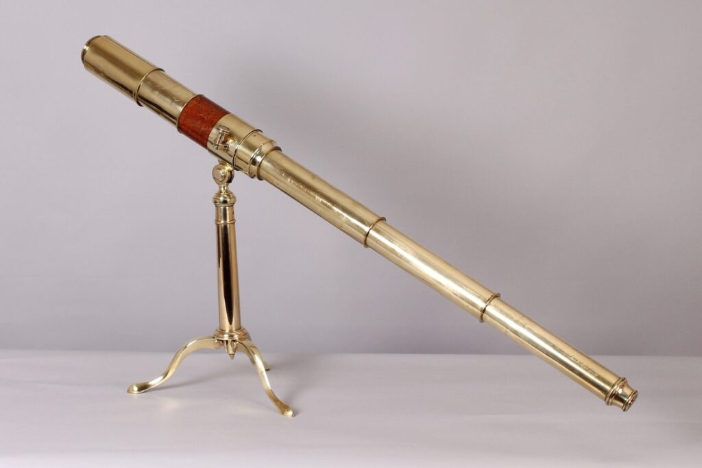 Early 19th century brass three-draw ‘Day & Night’ refracting telescope by Dollond of London