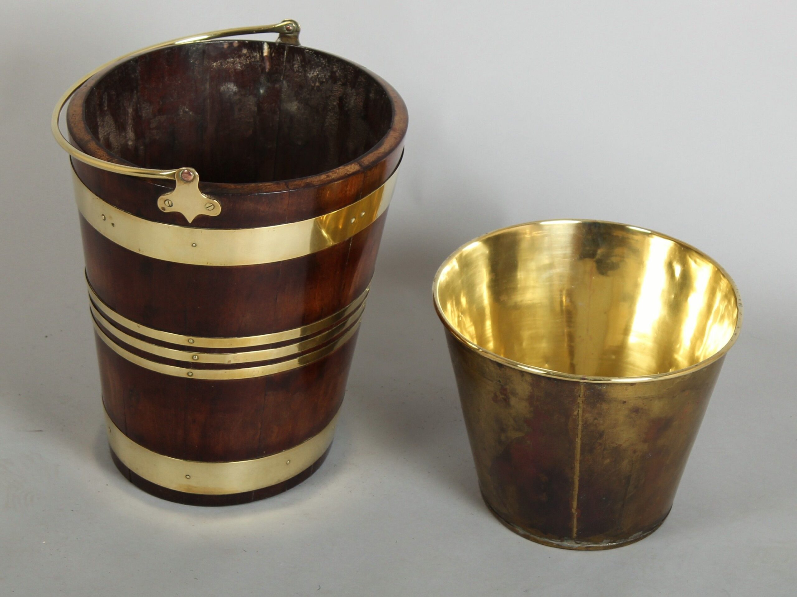 Early 19th century Dutch mahogany ‘teestoof’ bucket