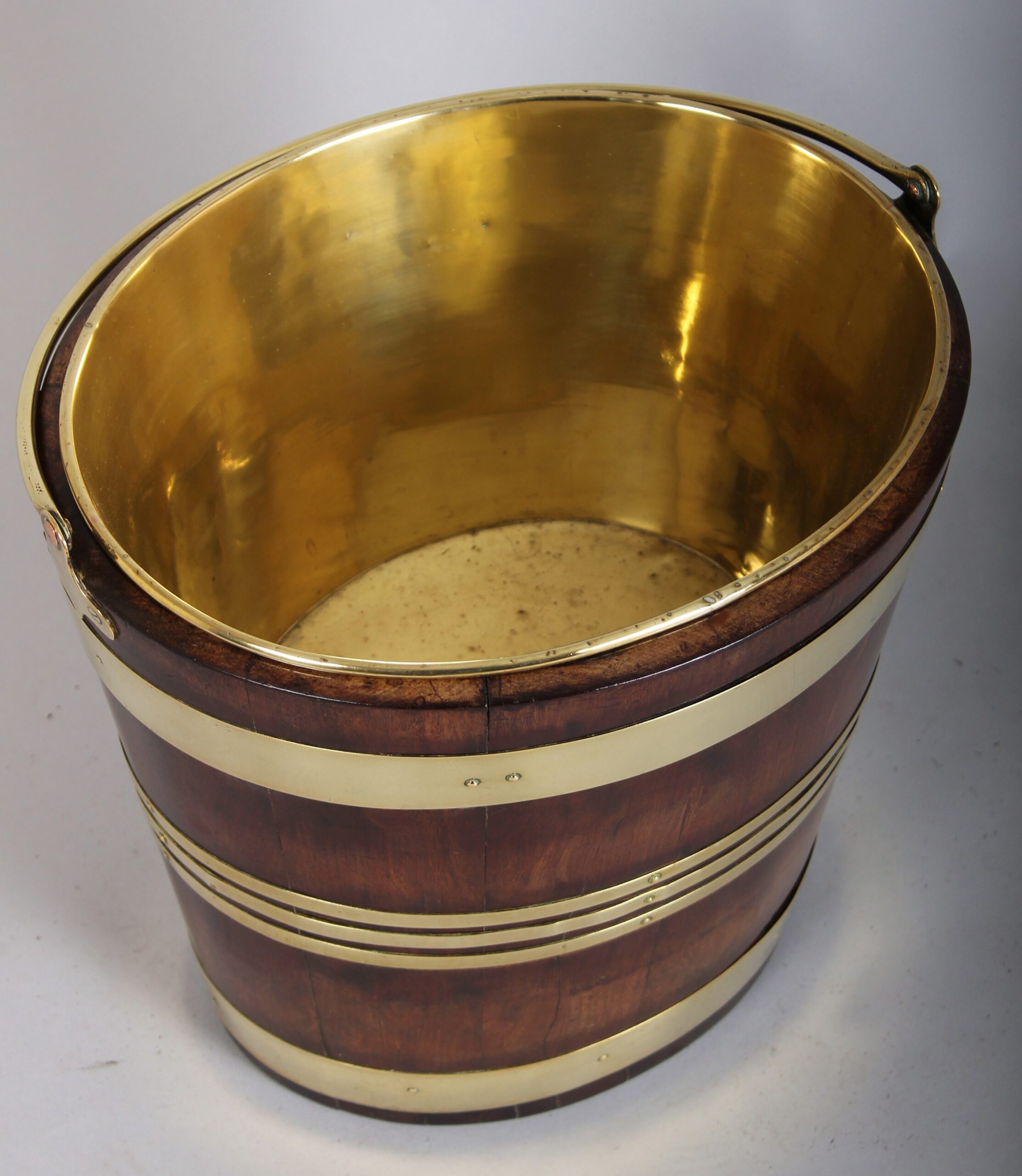 Early 19th century Dutch mahogany ‘teestoof’ bucket