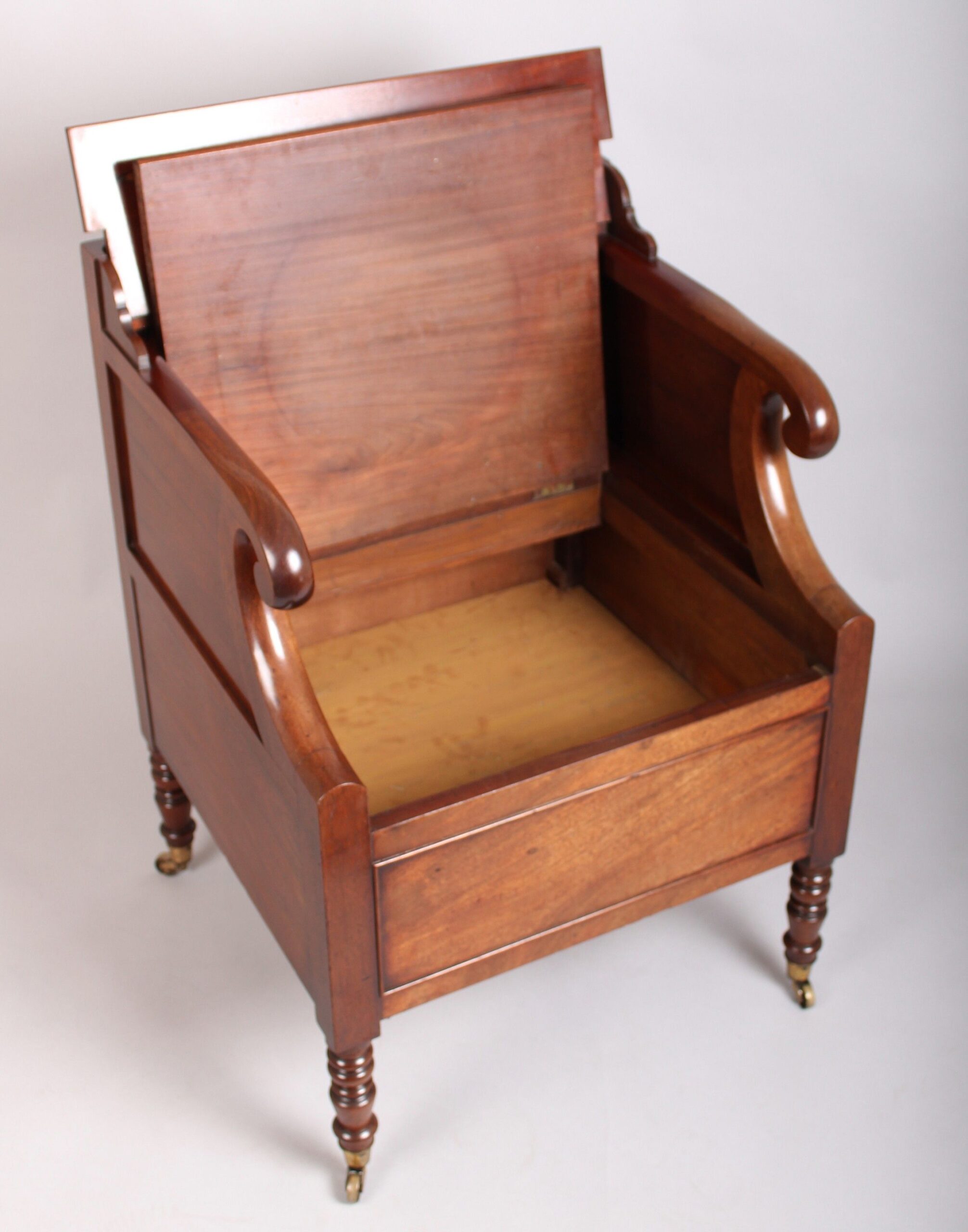 George IV period mahogany Elbow & Flap night-table