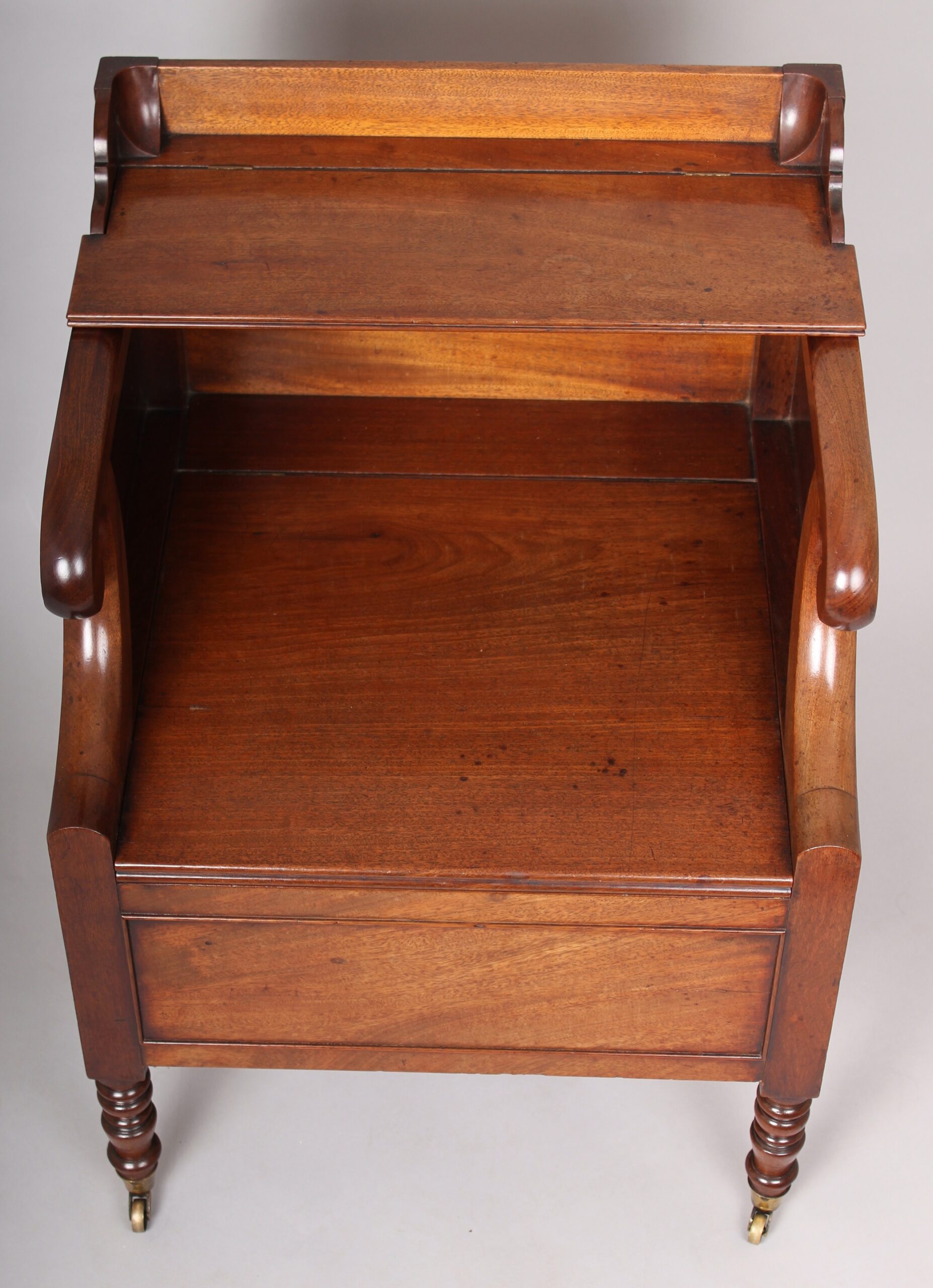 George IV period mahogany Elbow & Flap night-table
