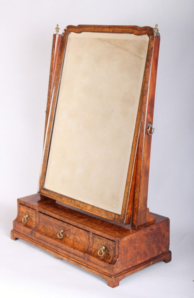 Fine quality George II period burr walnut toilet-mirror