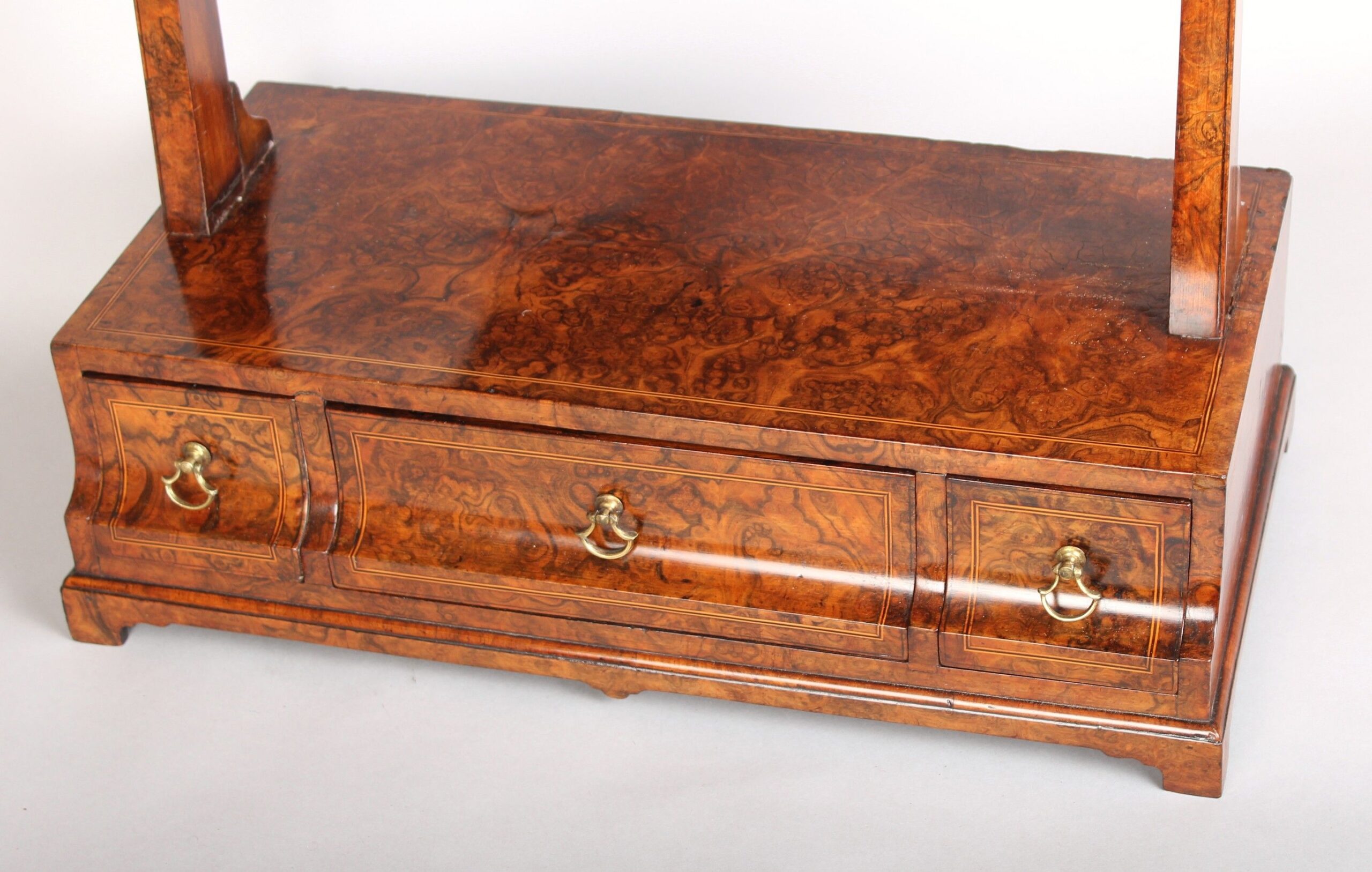 Fine quality George II period burr walnut toilet-mirror