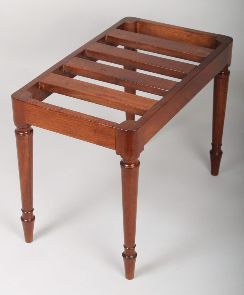 George III period mahogany luggage-stand