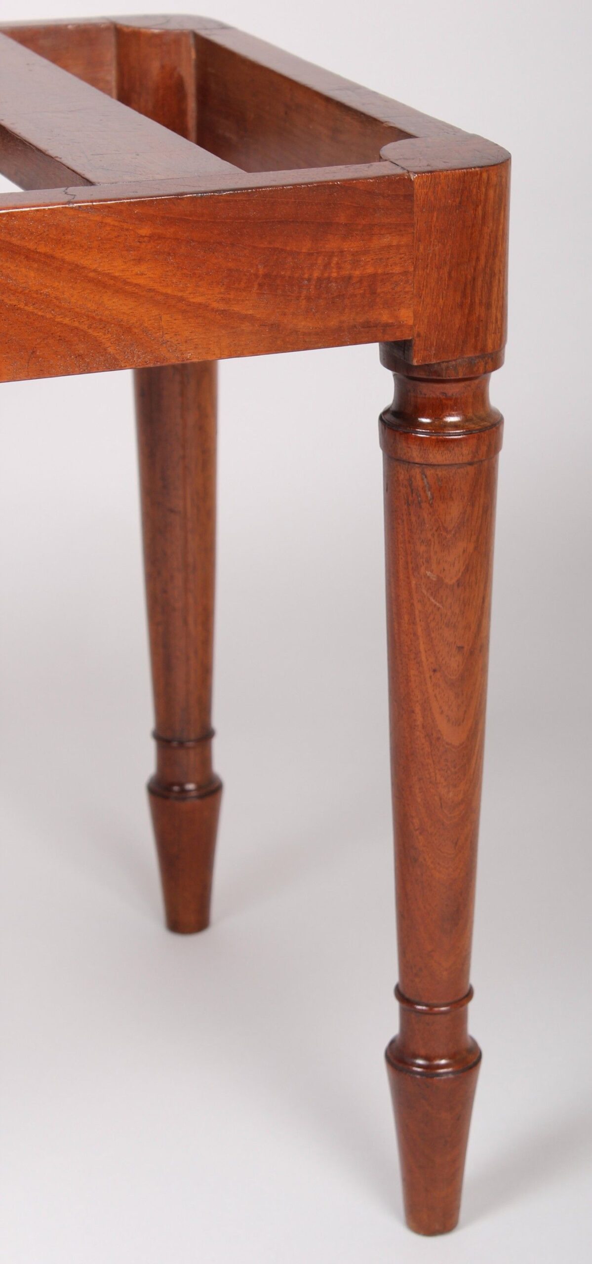 George III period mahogany luggage-stand