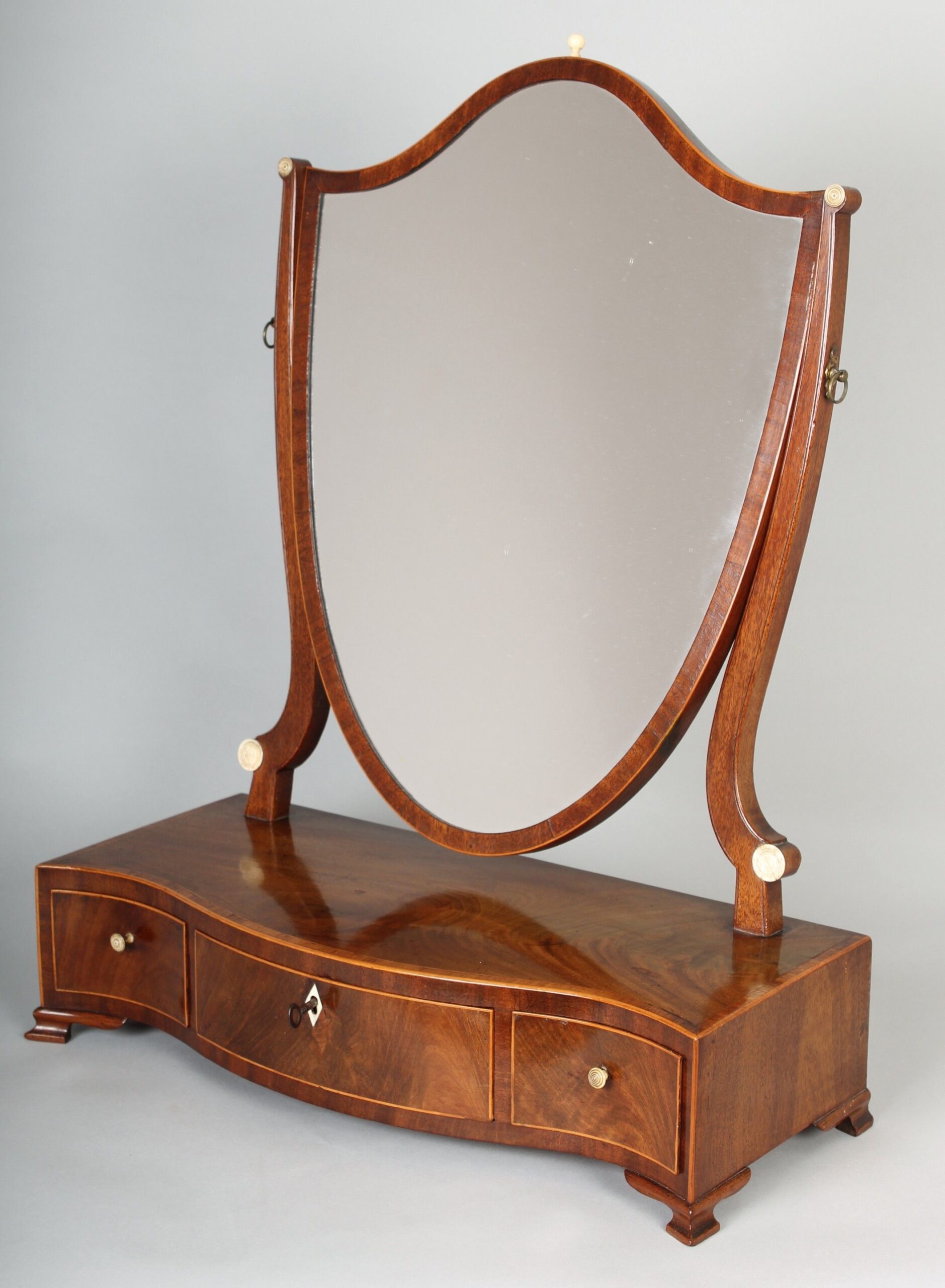 George III period mahogany toilet mirror of classic Hepplewhite style