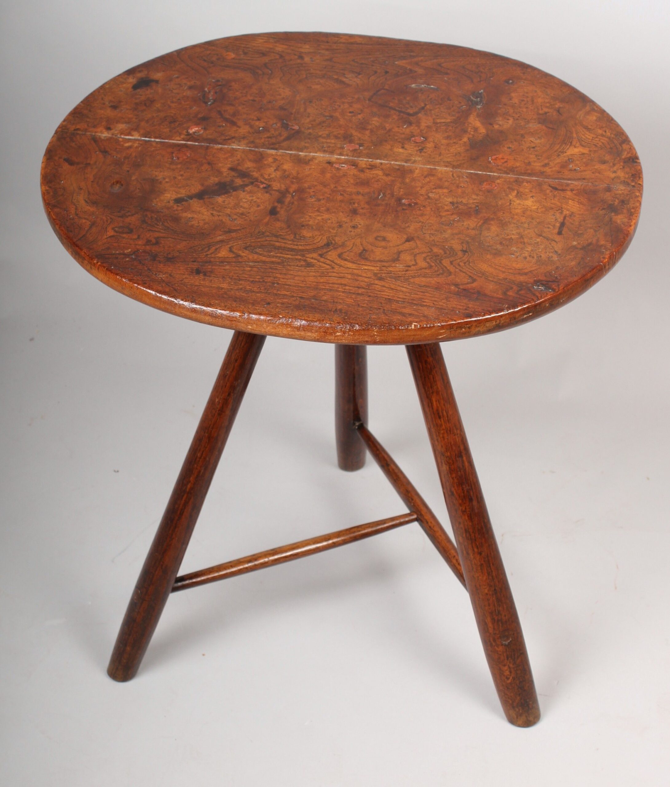 Early 19th century elm cricket table