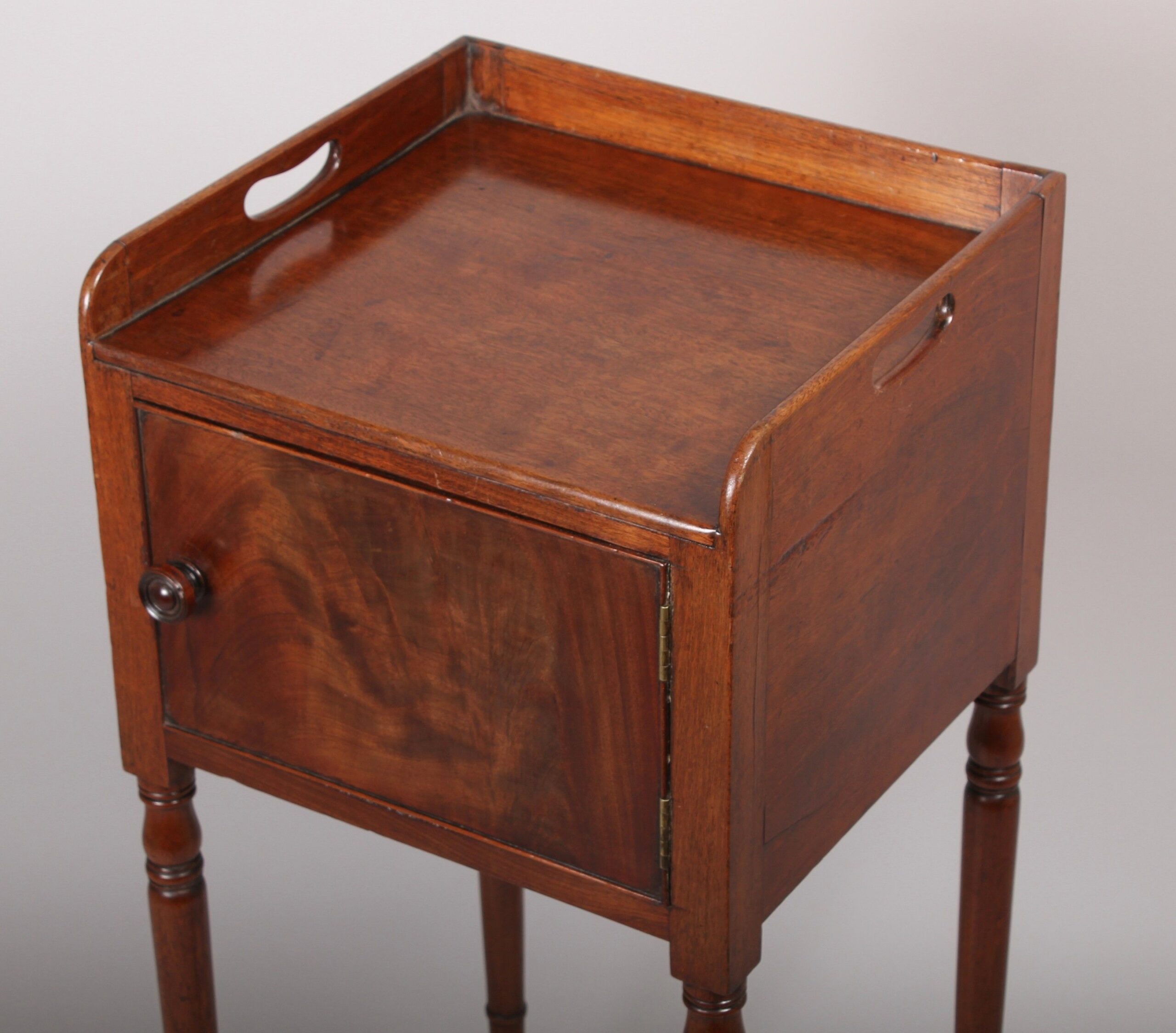 Early 19th century mahogany bedside pot-cupboard