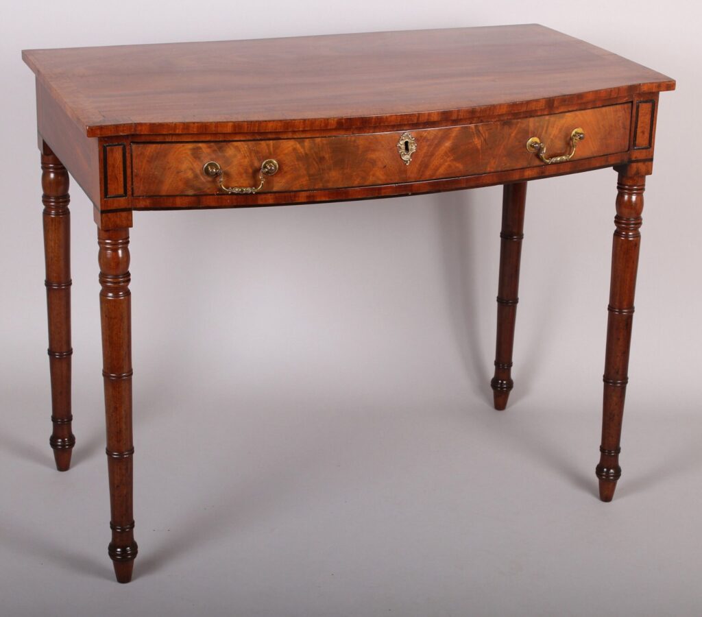 Early 19th century mahogany bow-fronted side-table