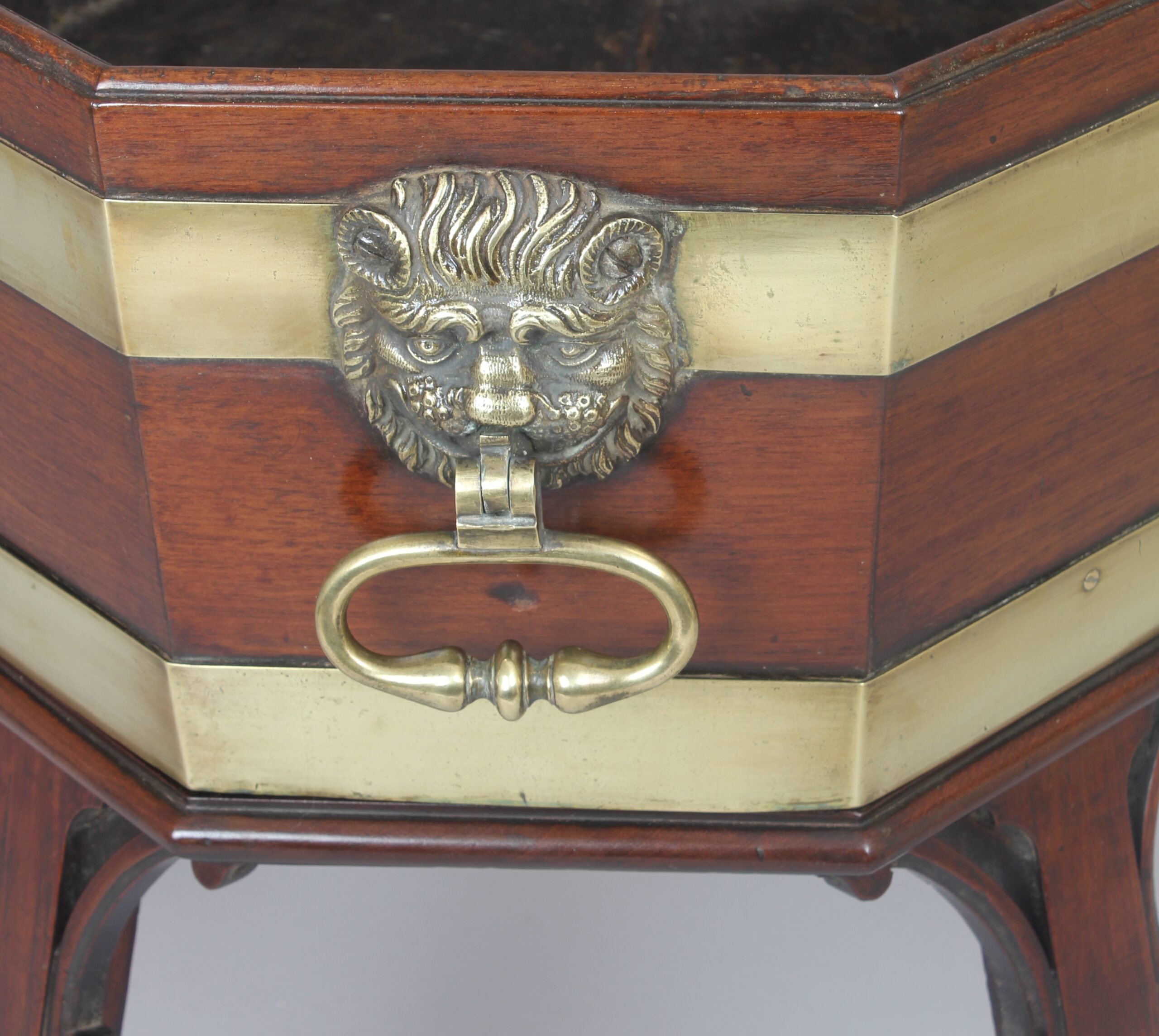 Fine George III period mahogany wine-cooler