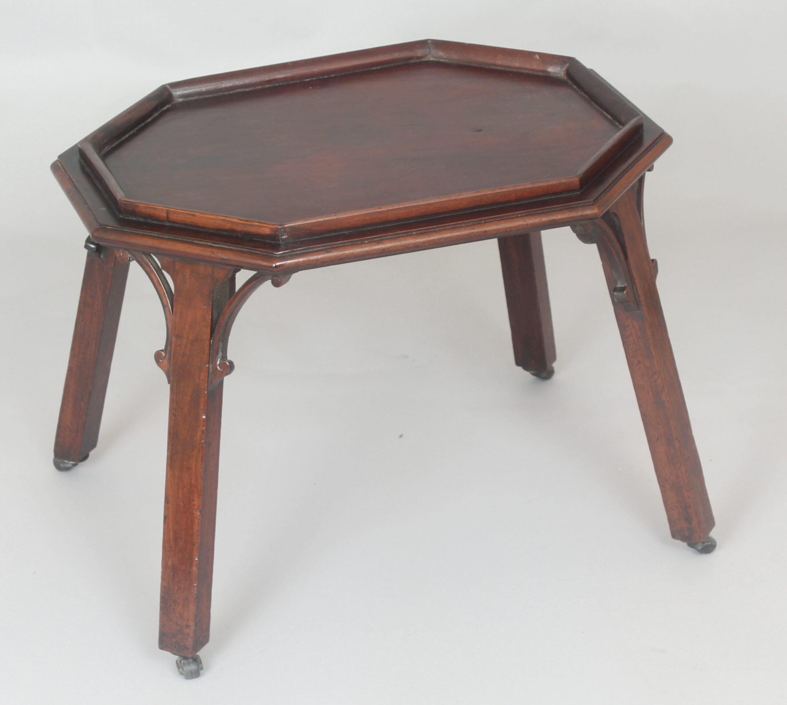 Fine George III period mahogany wine-cooler