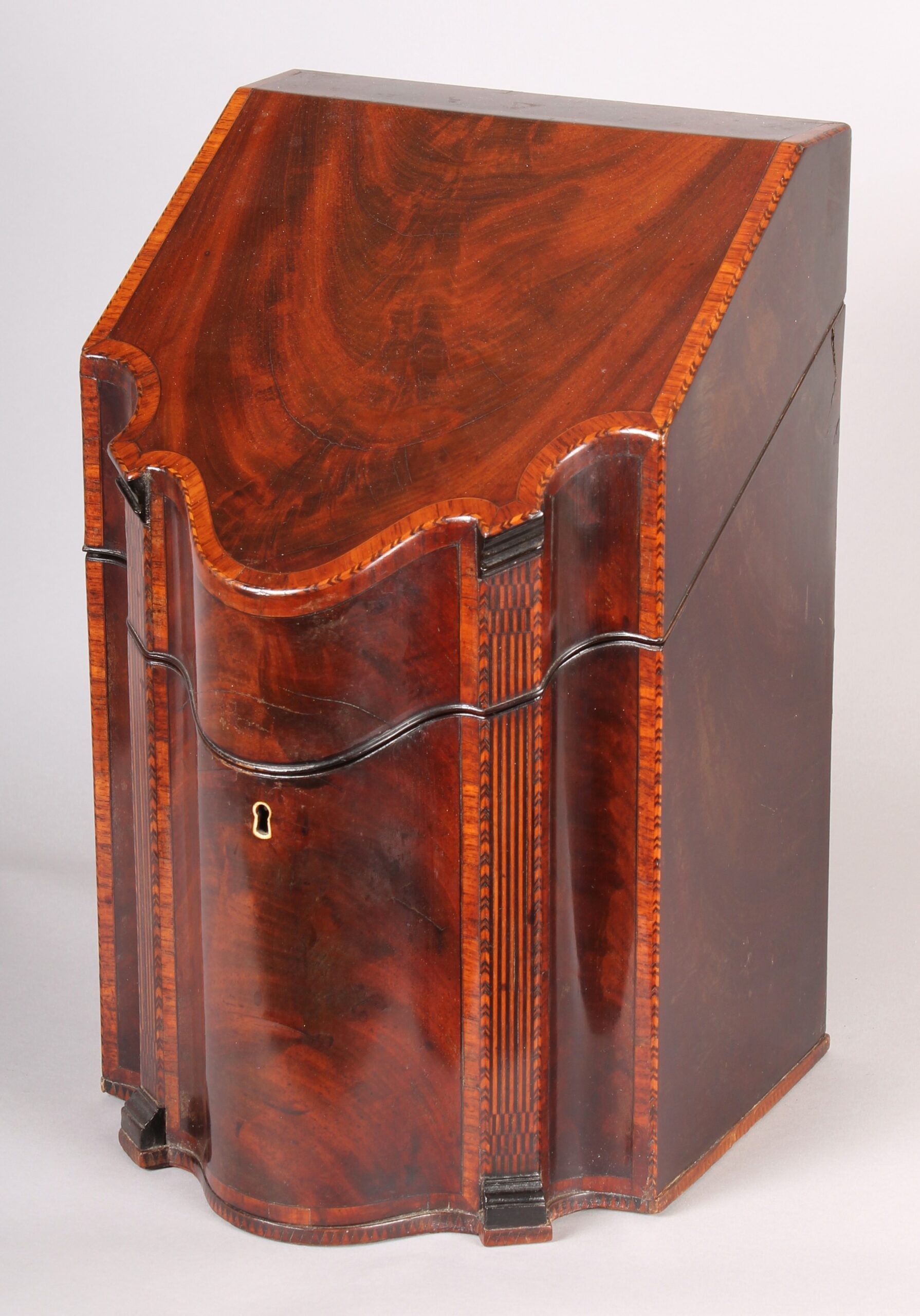 Very fine George III period mahogany knife-box