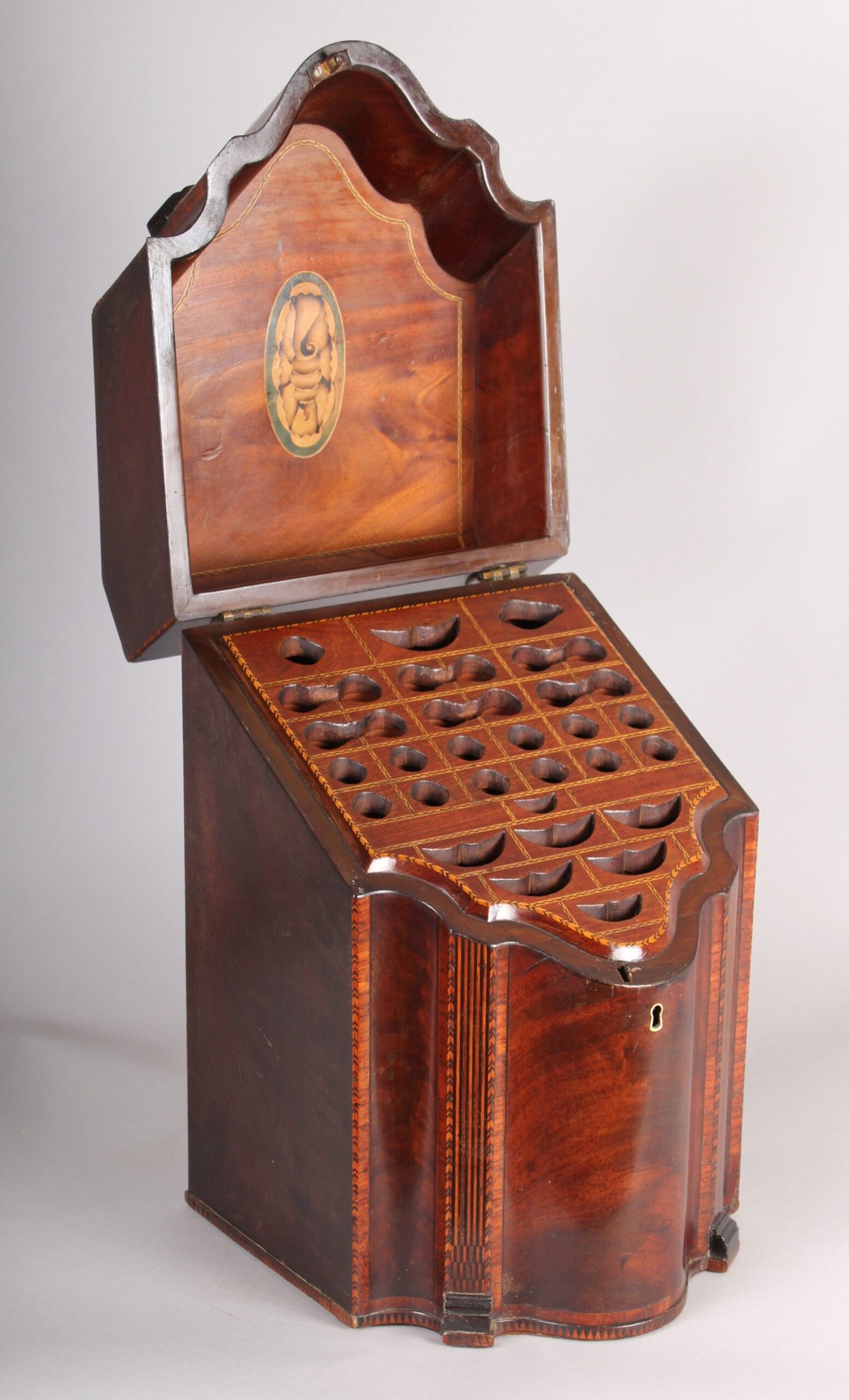 Very fine George III period mahogany knife-box
