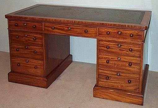 Fine quality George IV period satinwood kneehole desk