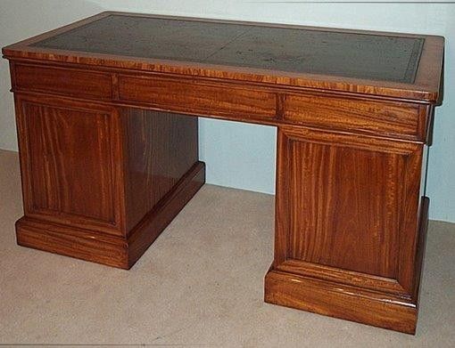Fine quality George IV period satinwood kneehole desk