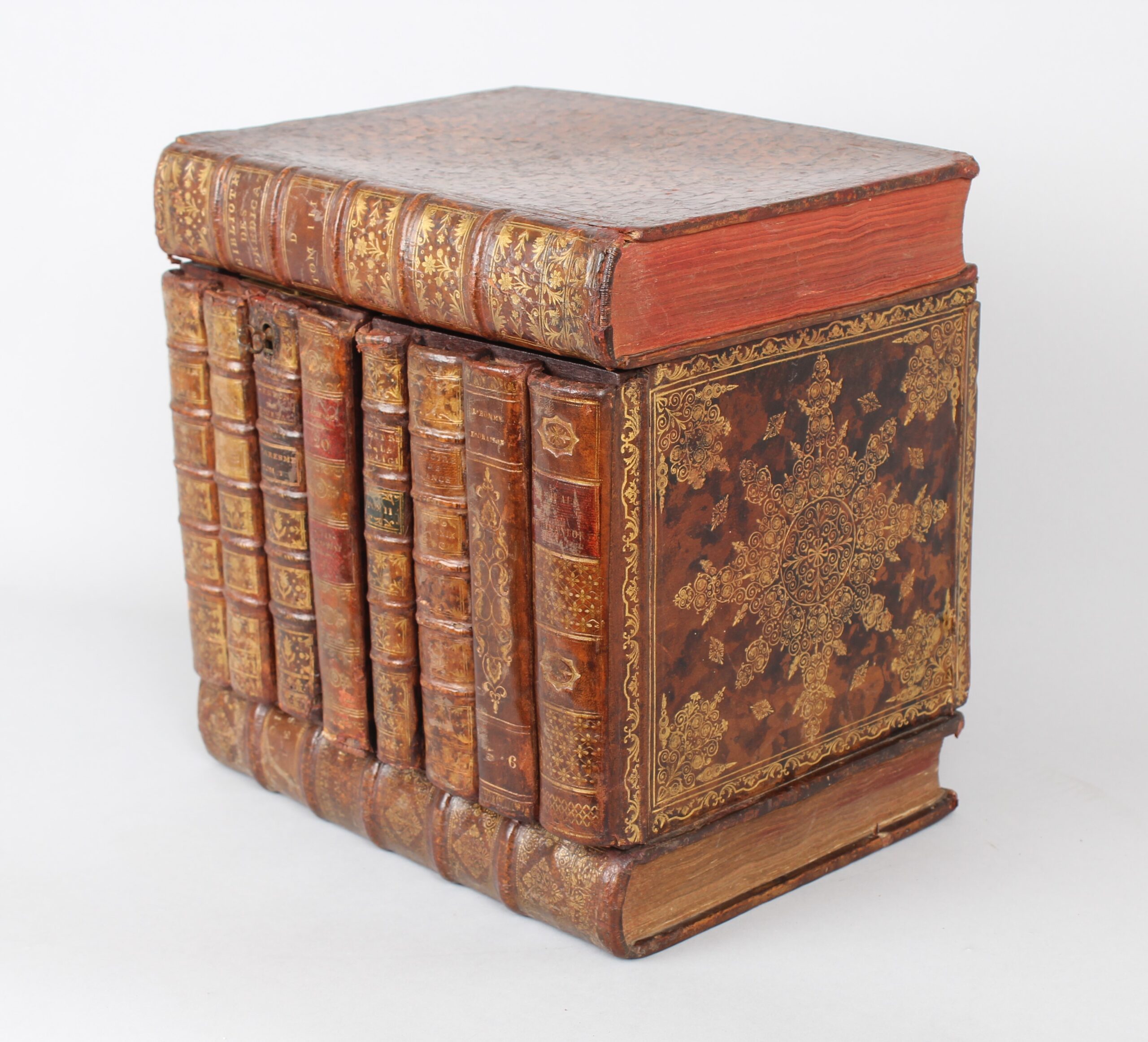 A French locking box