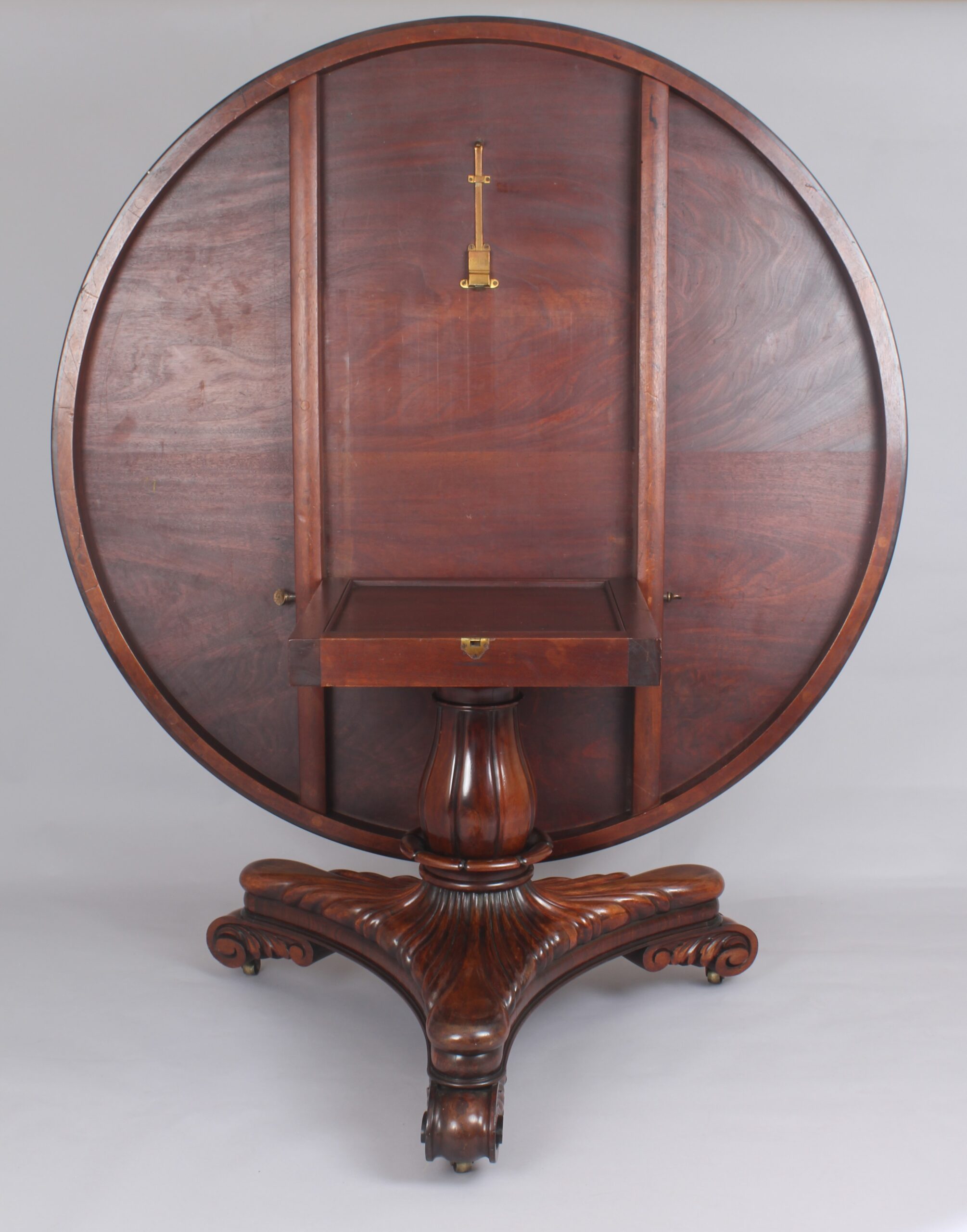 A fine William IV period rosewood pedestal table