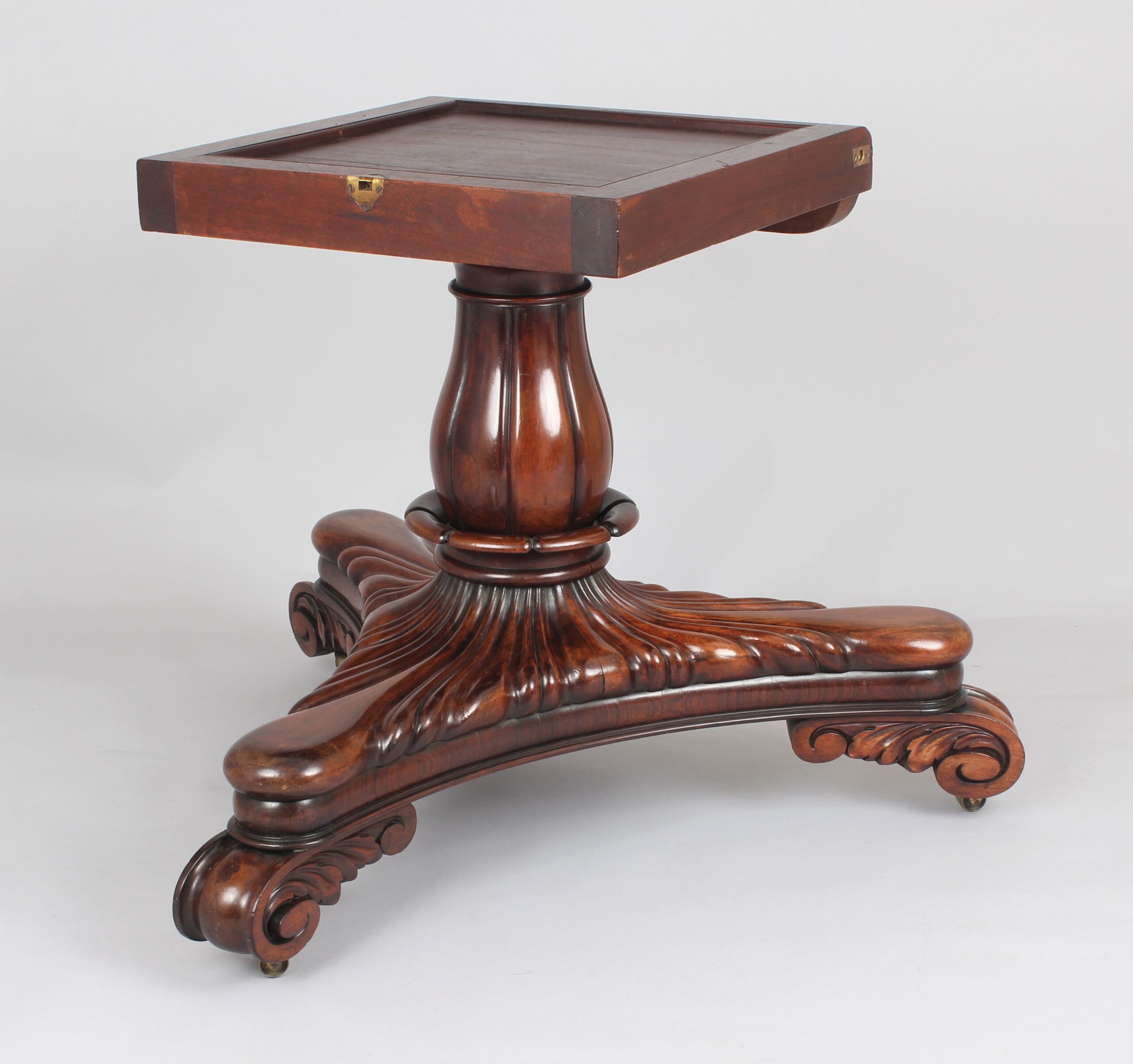 A fine William IV period rosewood pedestal table