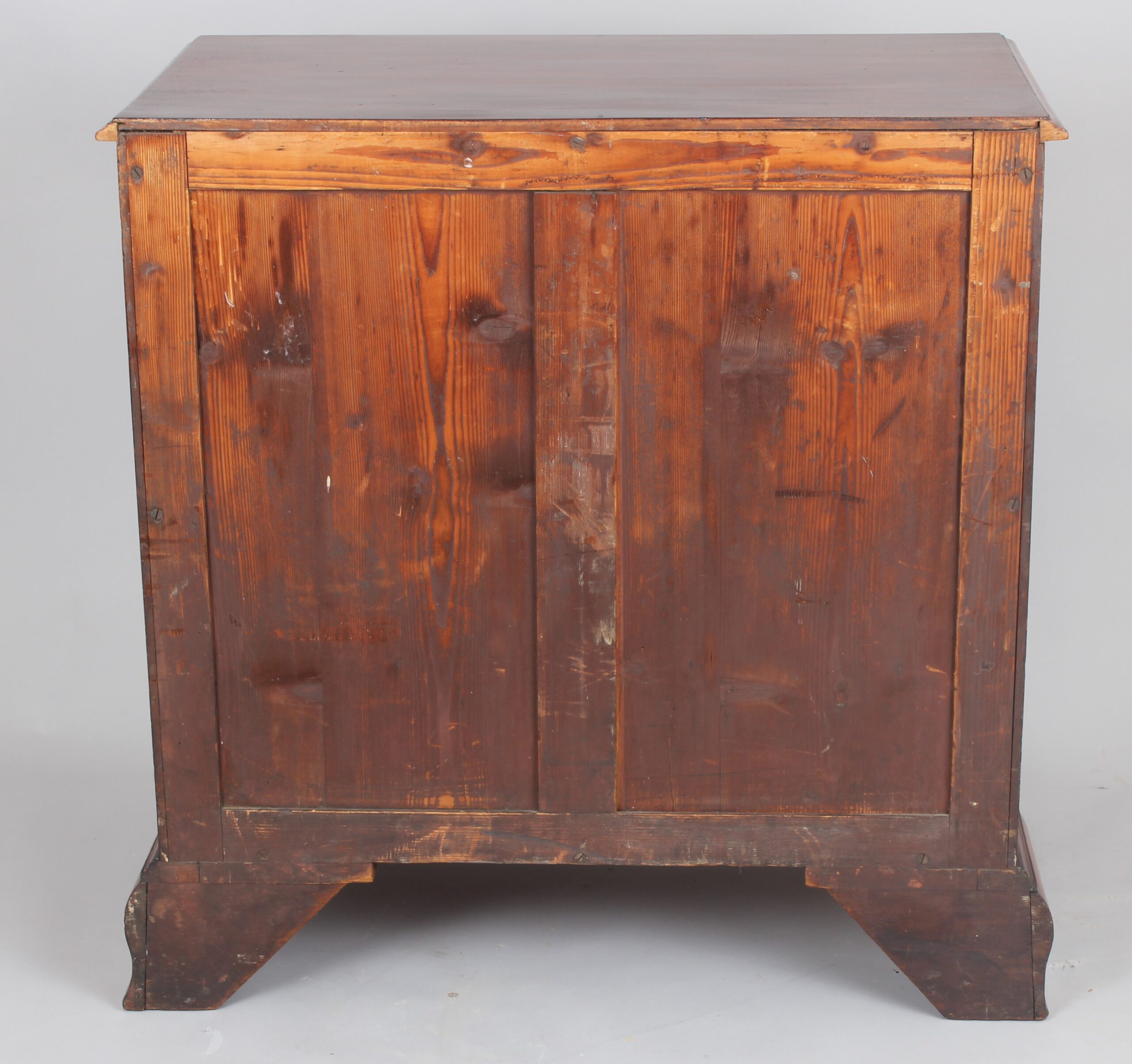 Small George III period mahogany chest of drawers