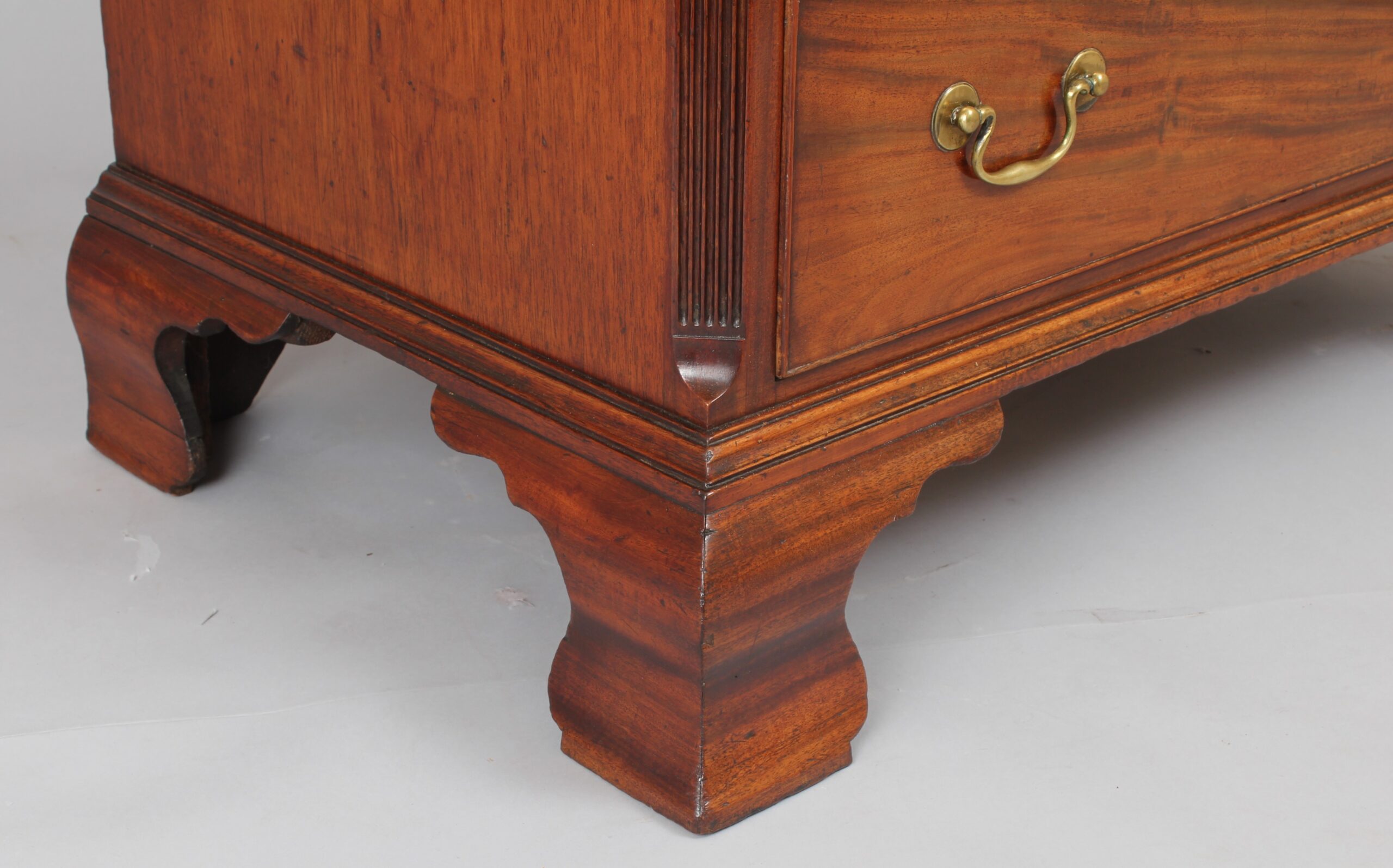 Small George III period mahogany chest of drawers